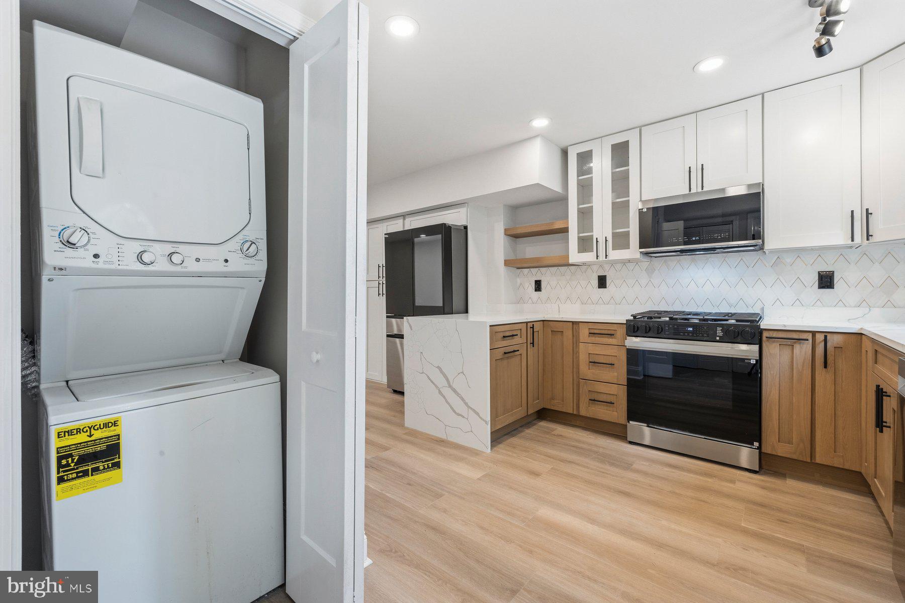 Alexandria, Virginia, 22314, United States, 2 Bedrooms Bedrooms, ,3 BathroomsBathrooms,Residential,For Sale,2049210