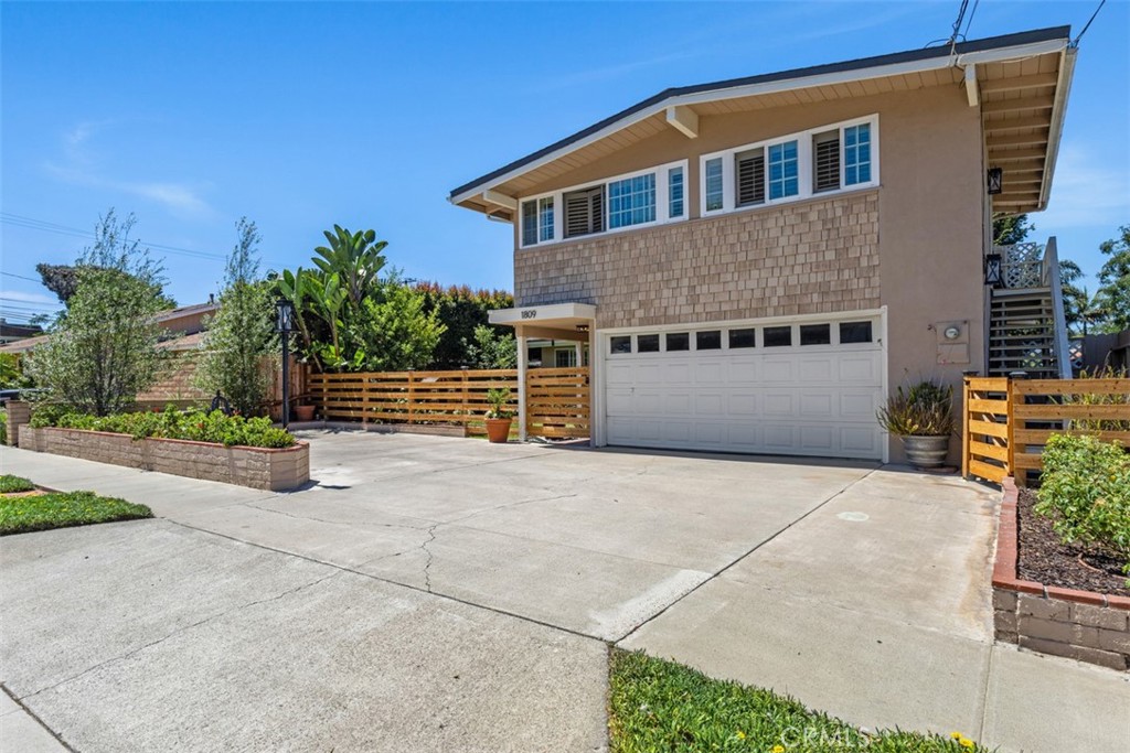 Costa Mesa, California, 92627, United States, 4 Bedrooms Bedrooms, ,3 BathroomsBathrooms,Residential,For Sale,1926286