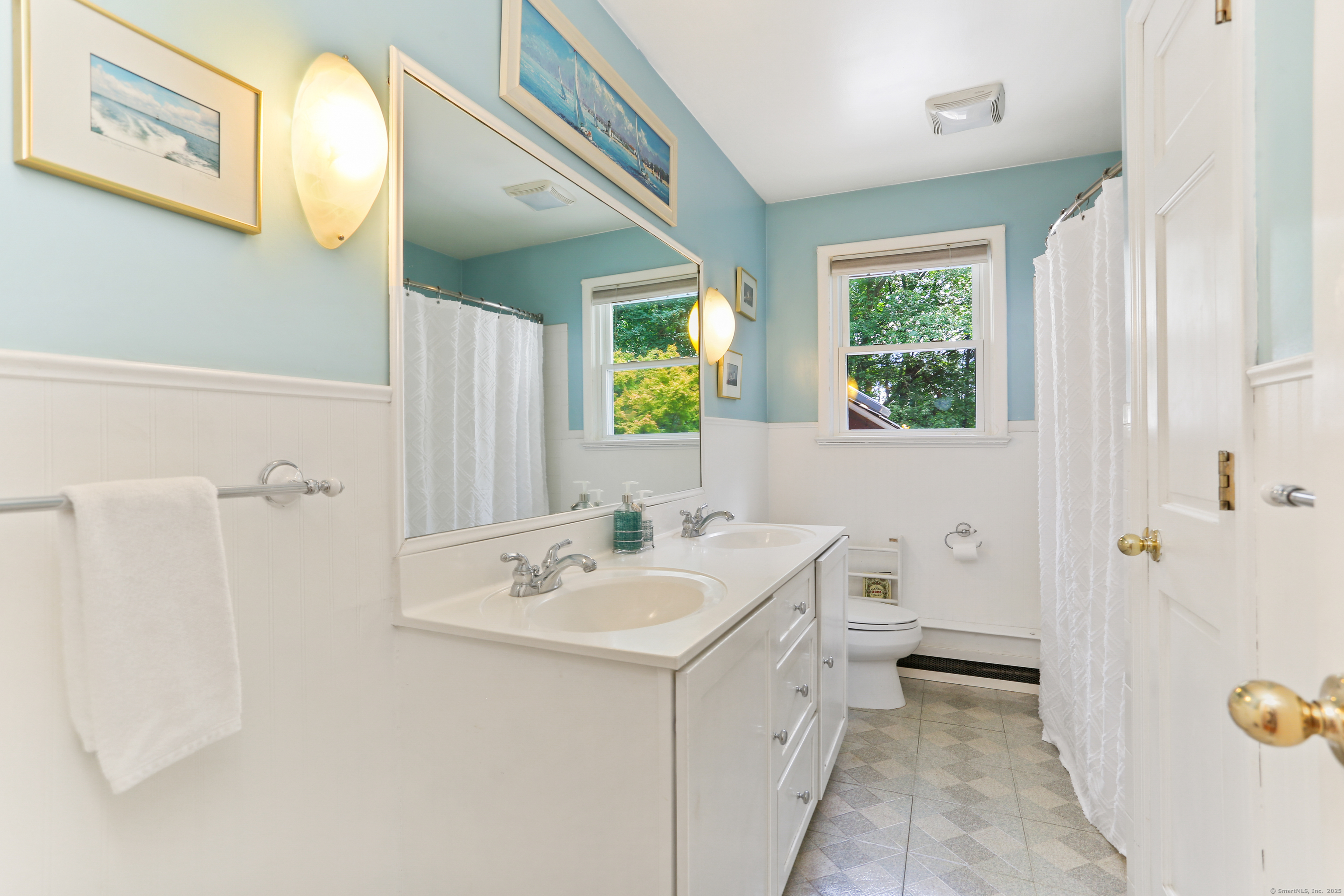 Norwalk, Connecticut, 06850, United States, 3 Bedrooms Bedrooms, ,2 BathroomsBathrooms,Residential,For Sale,1934607