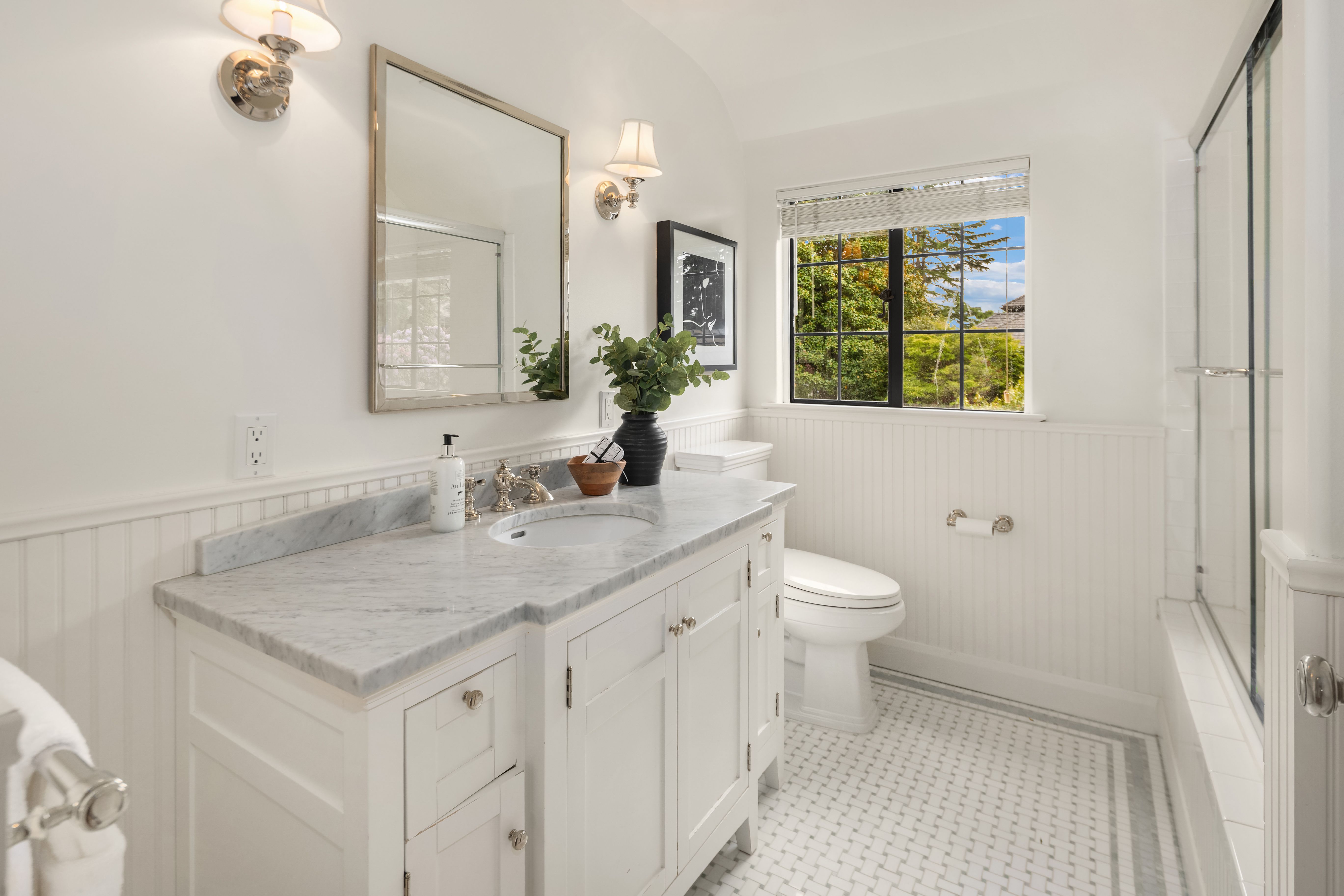  1105 Shenandoah Dr E, Seattle, WA 98112 - 物件實景