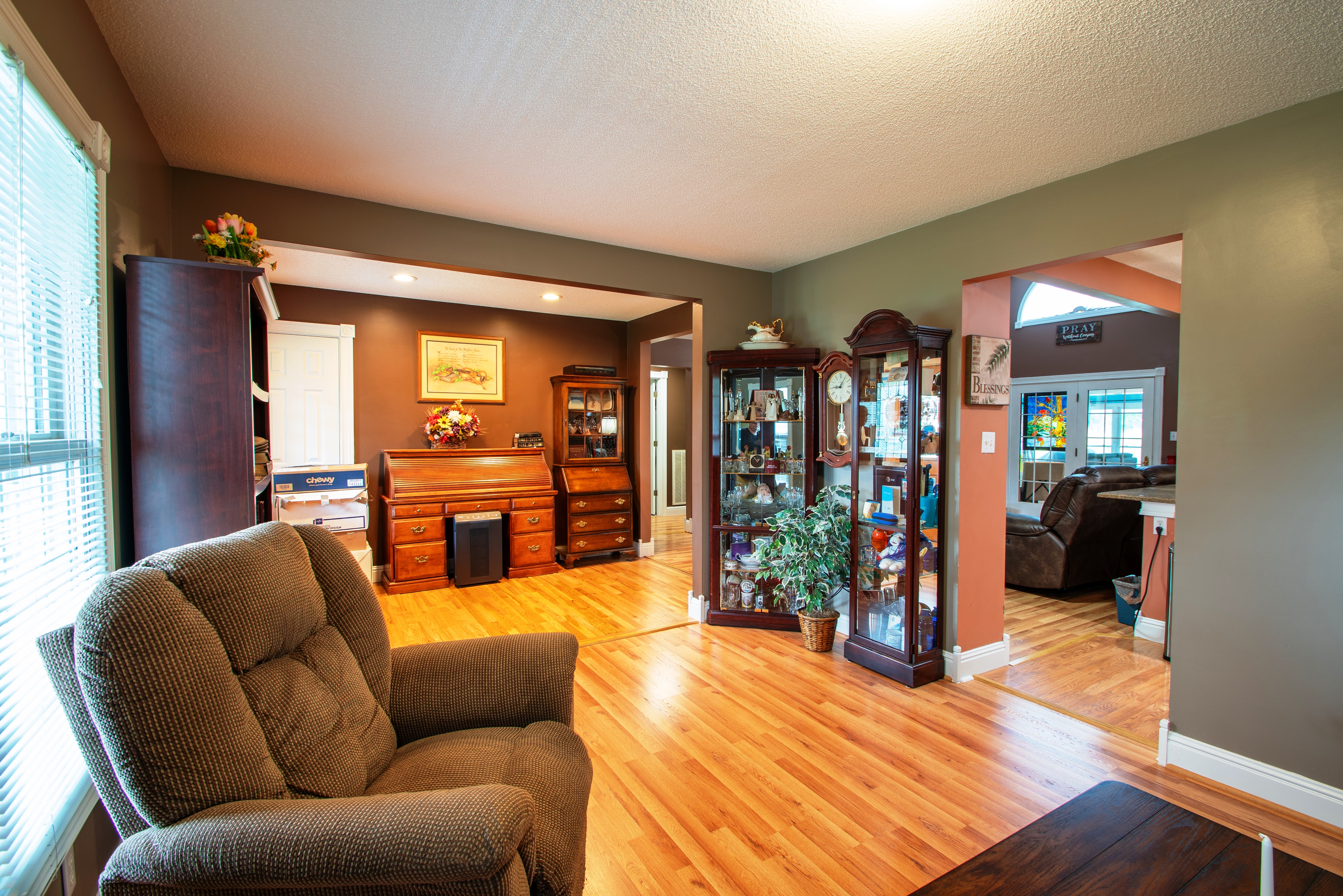 Paducah, Kentucky, 42003, United States, 4 Bedrooms Bedrooms, ,2 BathroomsBathrooms,Residential,For Sale,1974262