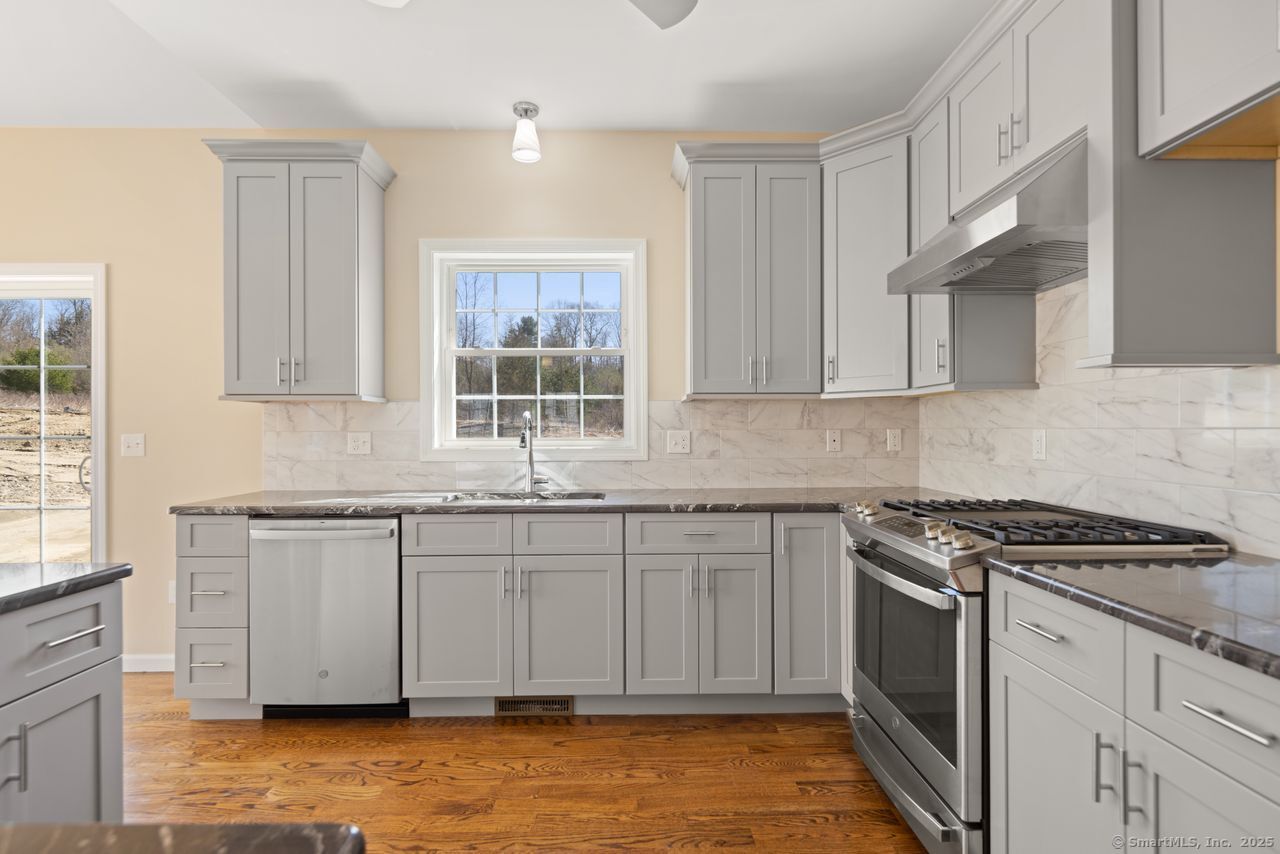 Bristol, Connecticut, 06010, United States, 3 Bedrooms Bedrooms, ,2 BathroomsBathrooms,Residential,For Sale,1926170