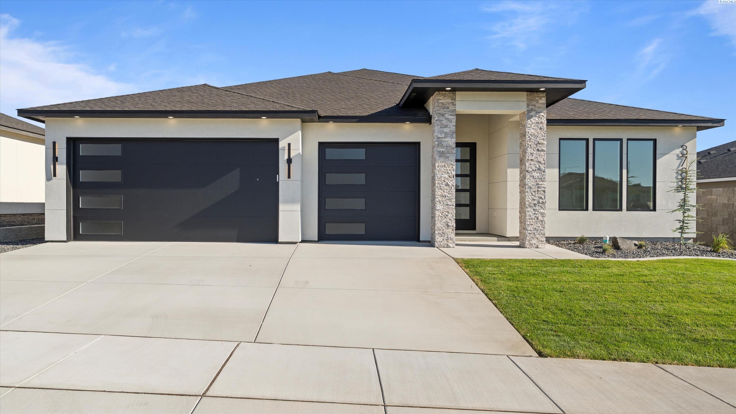 Richland, Washington, 99352, United States, 3 Bedrooms Bedrooms, ,2 BathroomsBathrooms,Residential,For Sale,2000656