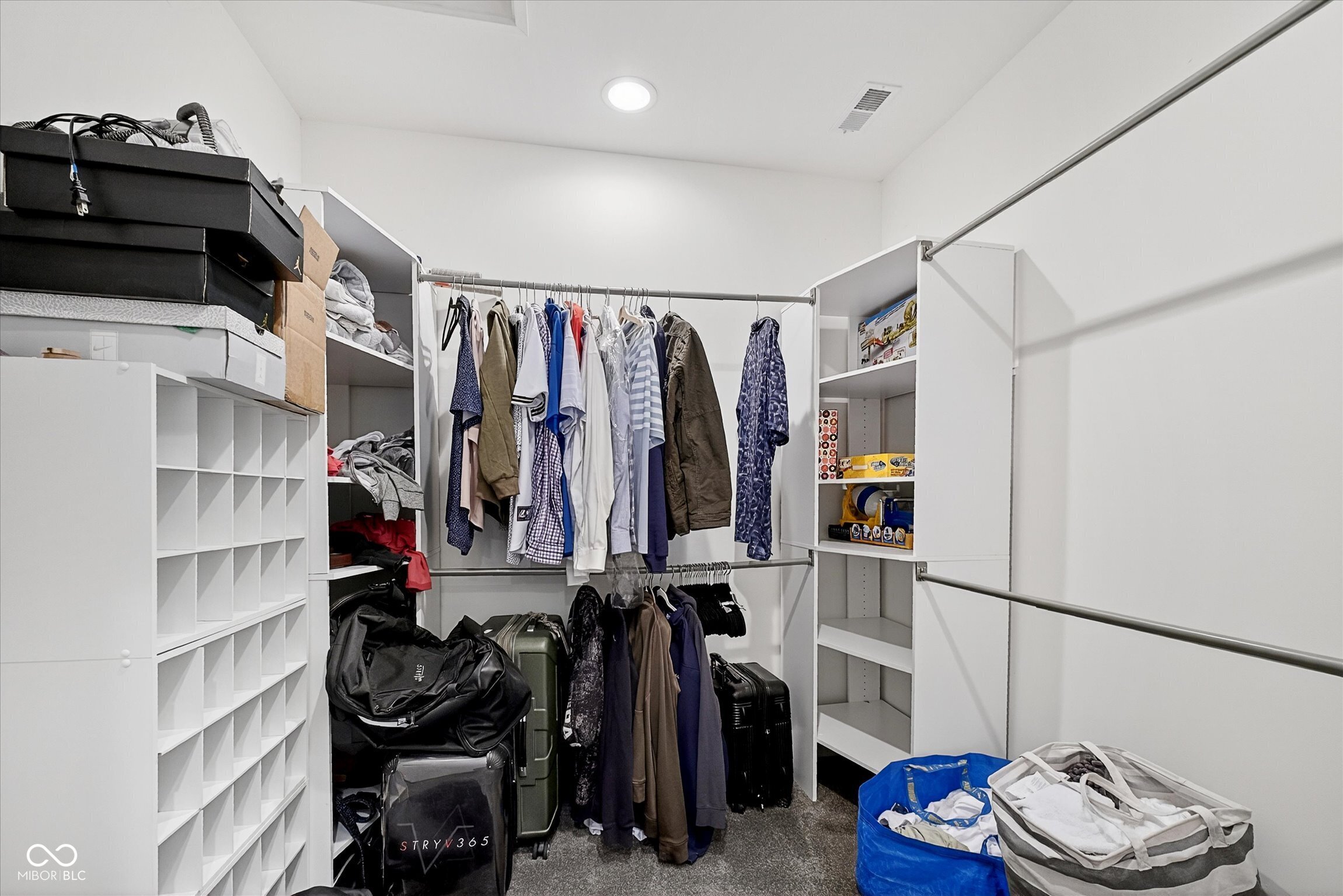 Indianapolis, Indiana, 46202, United States, 4 Bedrooms Bedrooms, ,5 BathroomsBathrooms,Residential,For Sale,2008591