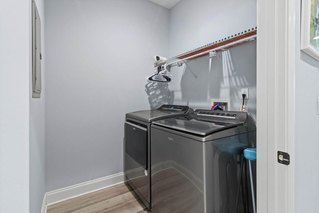 Shalimar, Florida, 32579, United States, 4 Bedrooms Bedrooms, ,3 BathroomsBathrooms,Residential,For Sale,1950099