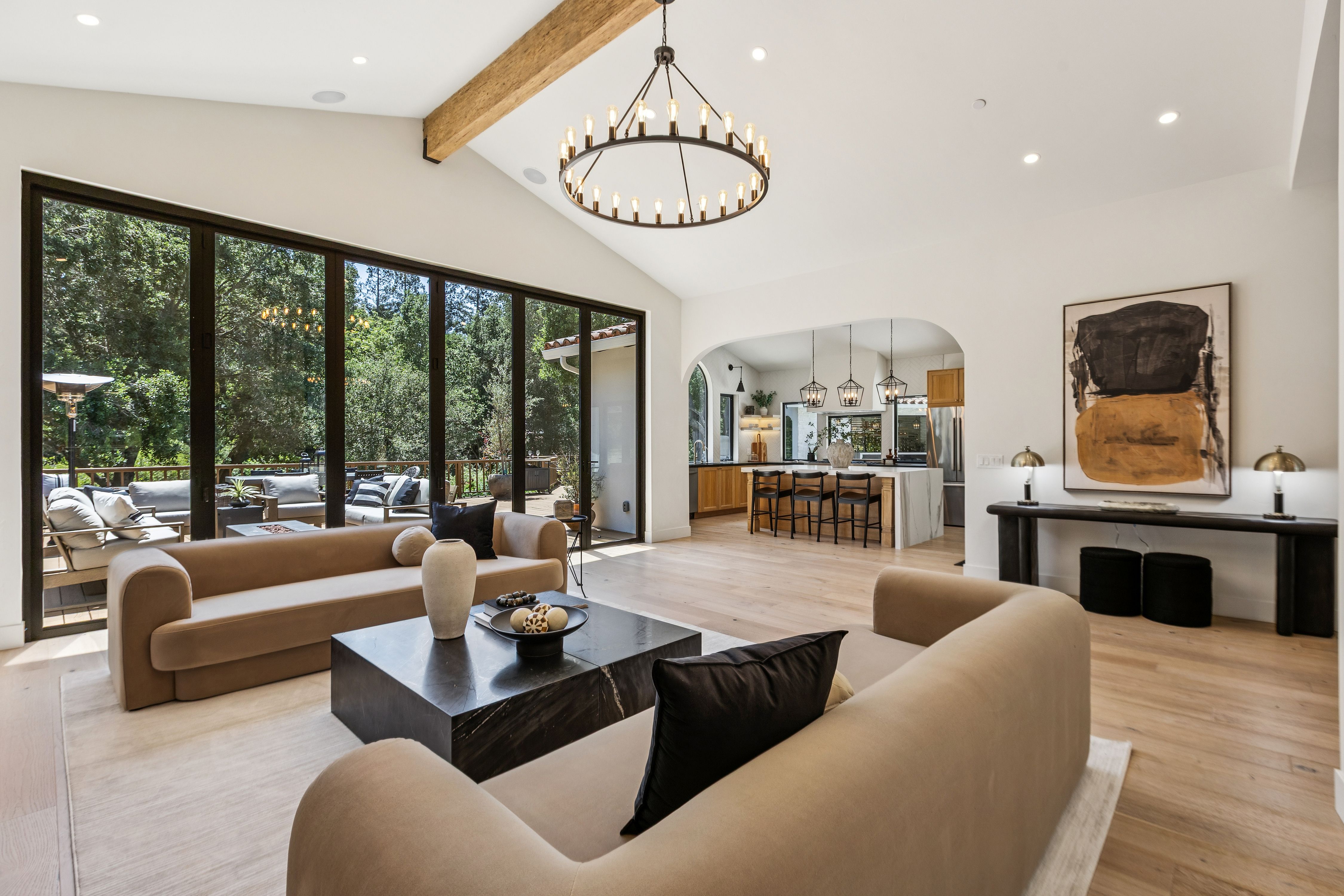  Private Gated Sanctuary With Expansive Outdoor Living - 物件實景