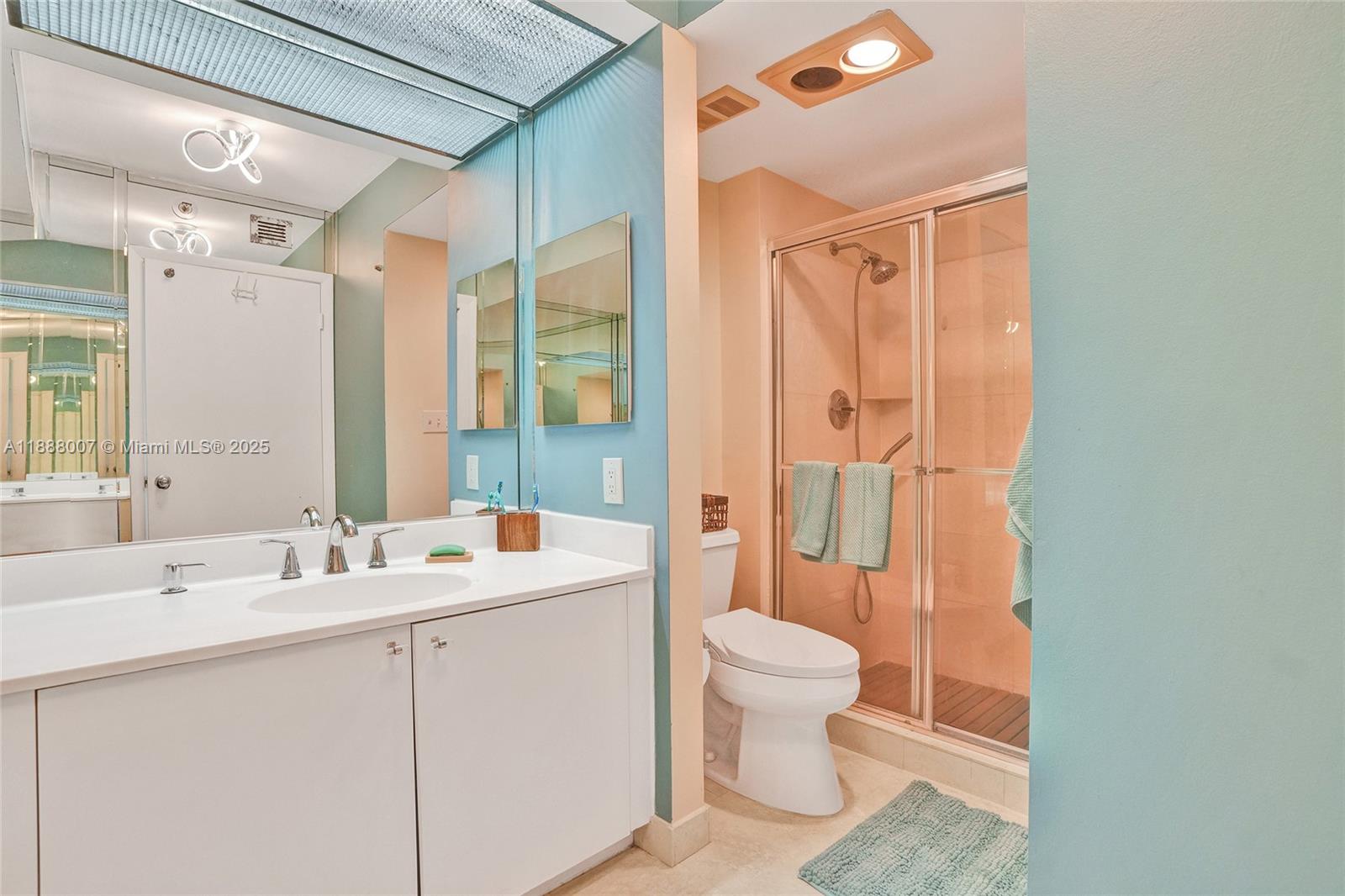 Aventura, Florida, 33180, United States, 2 Bedrooms Bedrooms, ,2 BathroomsBathrooms,Residential,For Sale,1954501