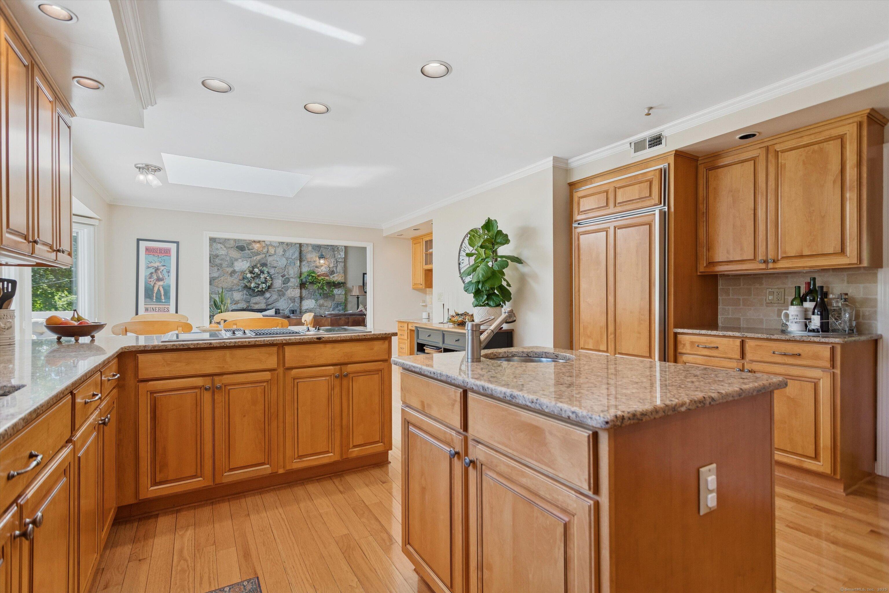 Stamford, Connecticut, 06903, United States, 5 Bedrooms Bedrooms, ,5 BathroomsBathrooms,Residential,For Sale,1976507