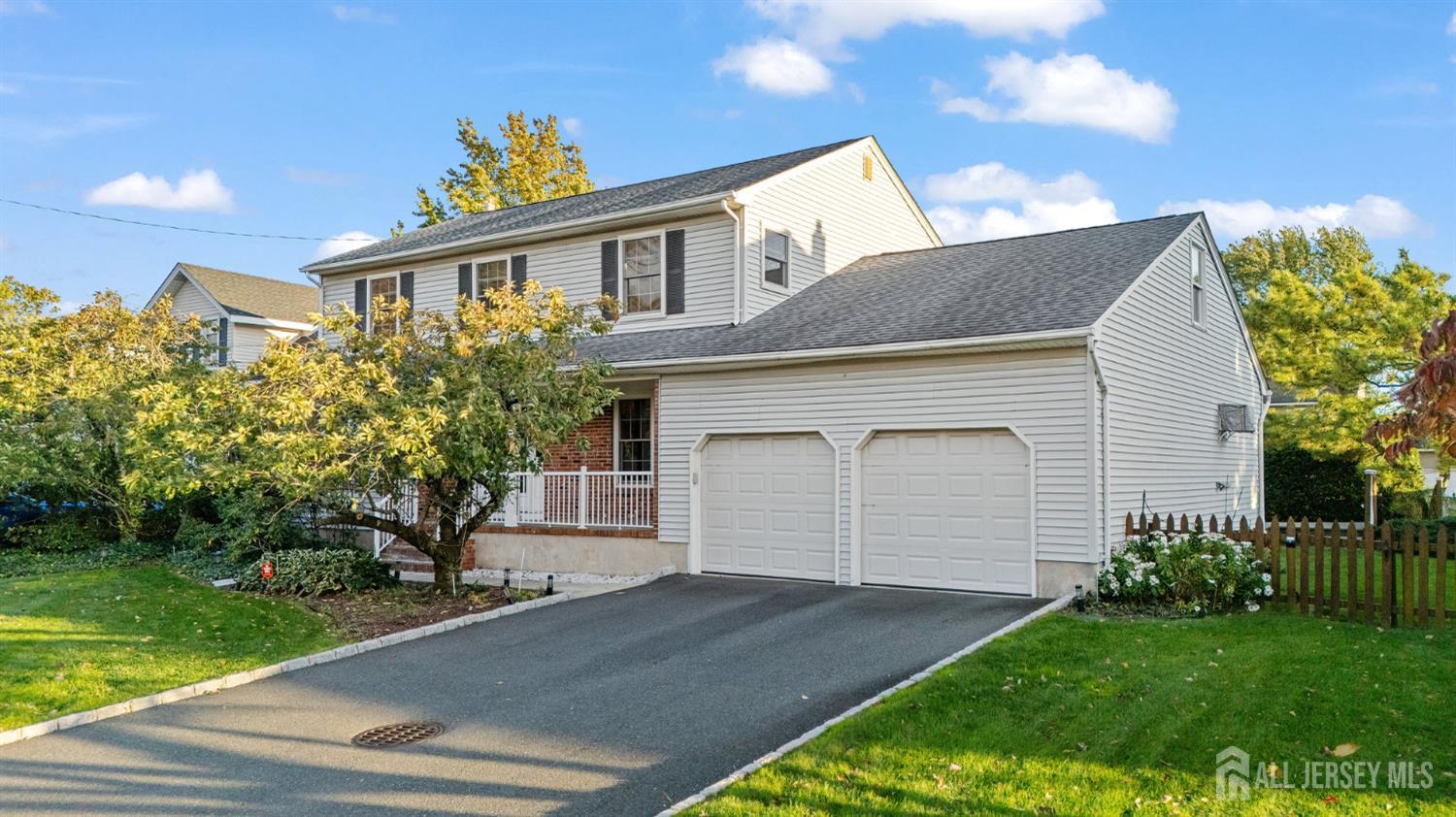 Middlesex, New Jersey, 08846, United States, 4 Bedrooms Bedrooms, ,3 BathroomsBathrooms,Residential,For Sale,1968933