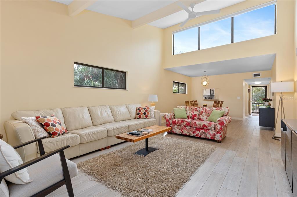 Sarasota, Florida, 34231, United States, 2 Bedrooms Bedrooms, ,2 BathroomsBathrooms,Residential,For Sale,1969119