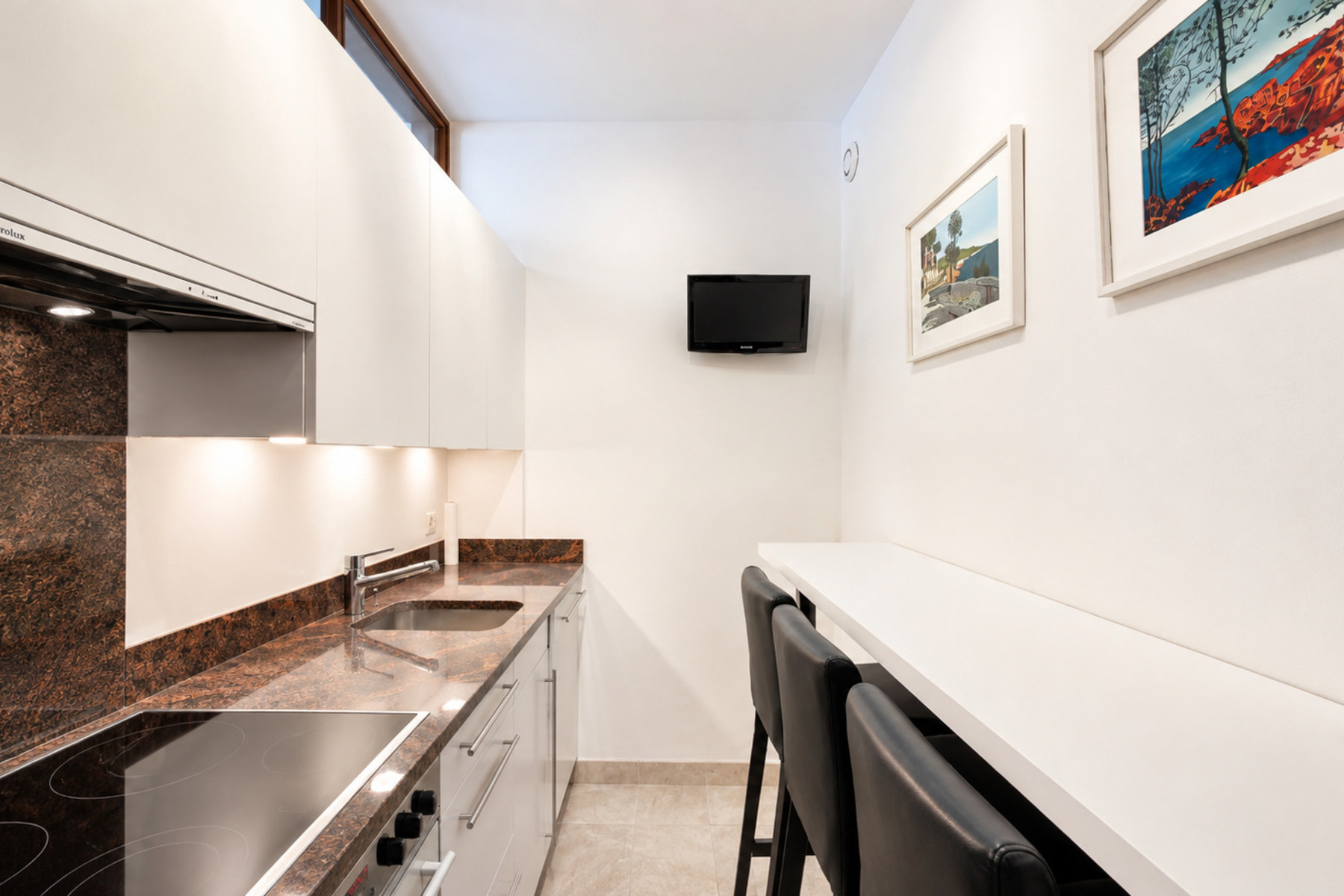  A pied-à-terre in downtown Lugano with open lake views - 物件實景