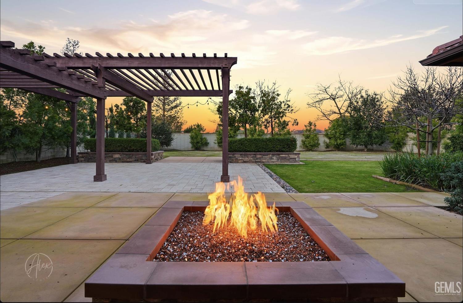 Bakersfield, California, 93314, United States, 5 Bedrooms Bedrooms, ,3 BathroomsBathrooms,Residential,For Sale,2012107