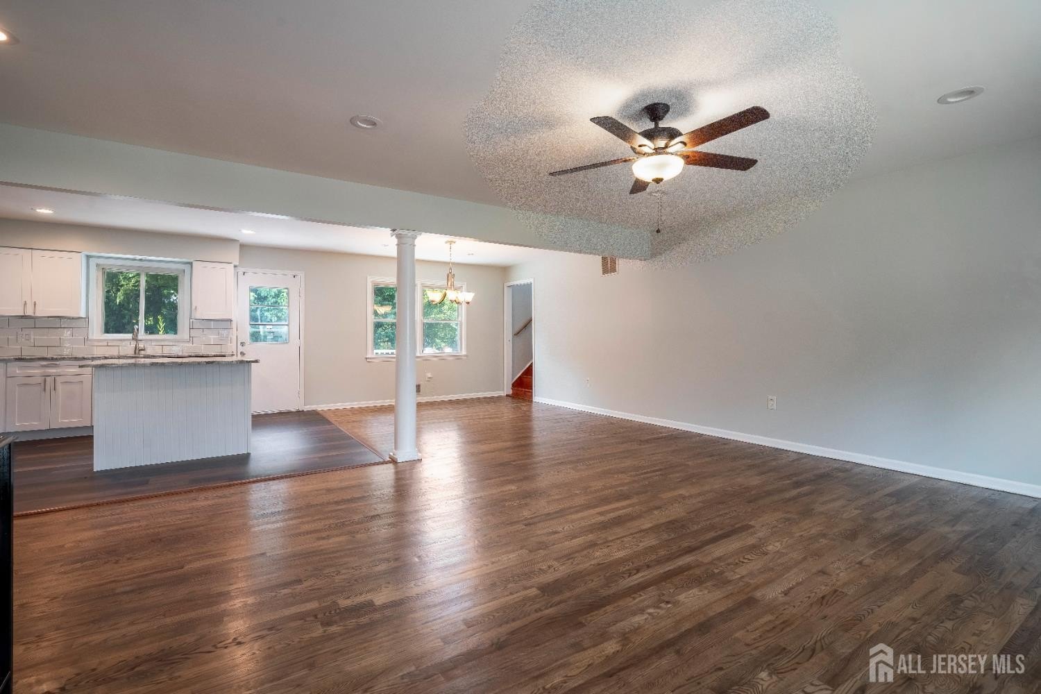 Edison, New Jersey, 08817, United States, 4 Bedrooms Bedrooms, ,2 BathroomsBathrooms,Residential,For Sale,1900843