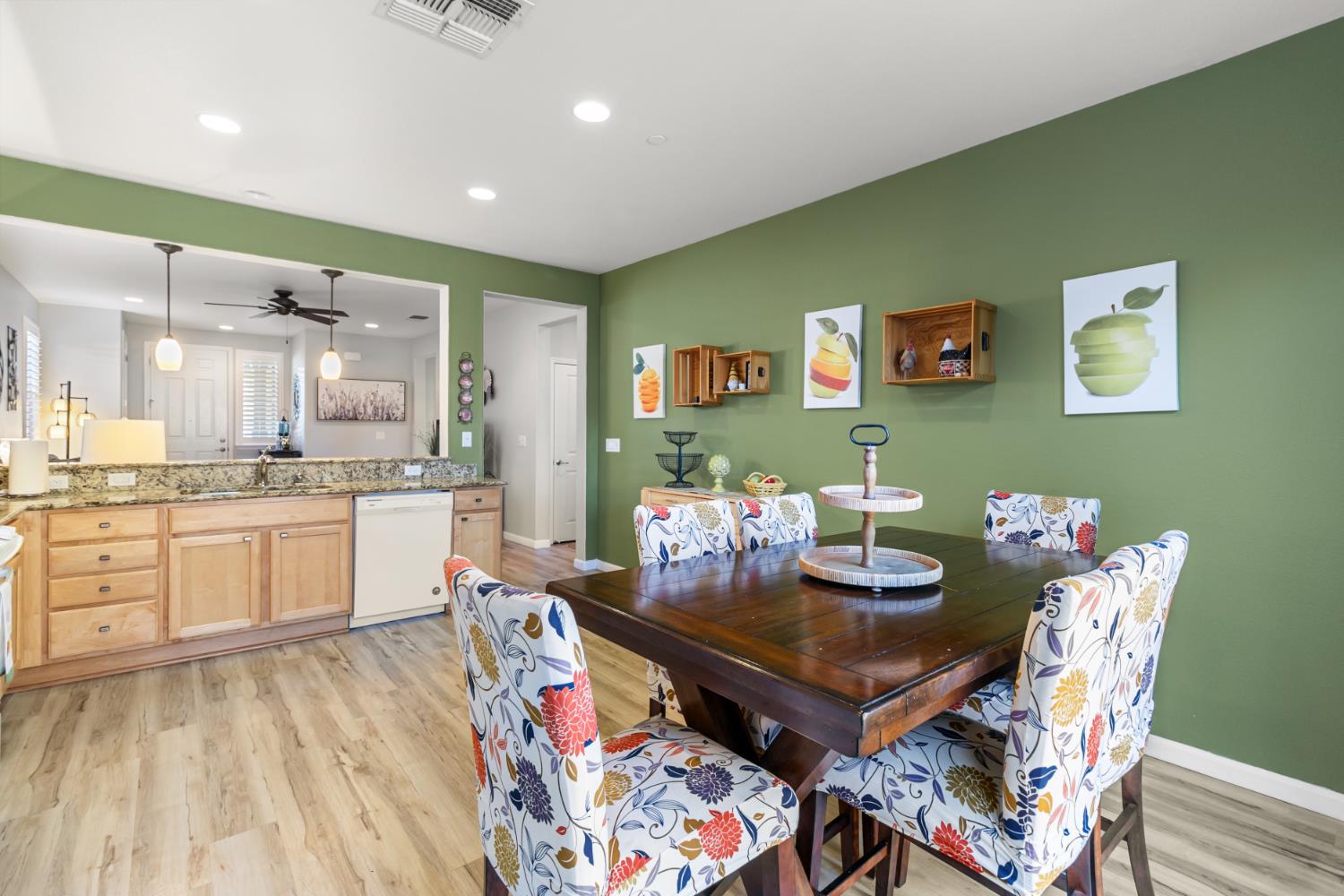 Elk Grove, California, 95757, United States, 2 Bedrooms Bedrooms, ,2 BathroomsBathrooms,Residential,For Sale,1989569