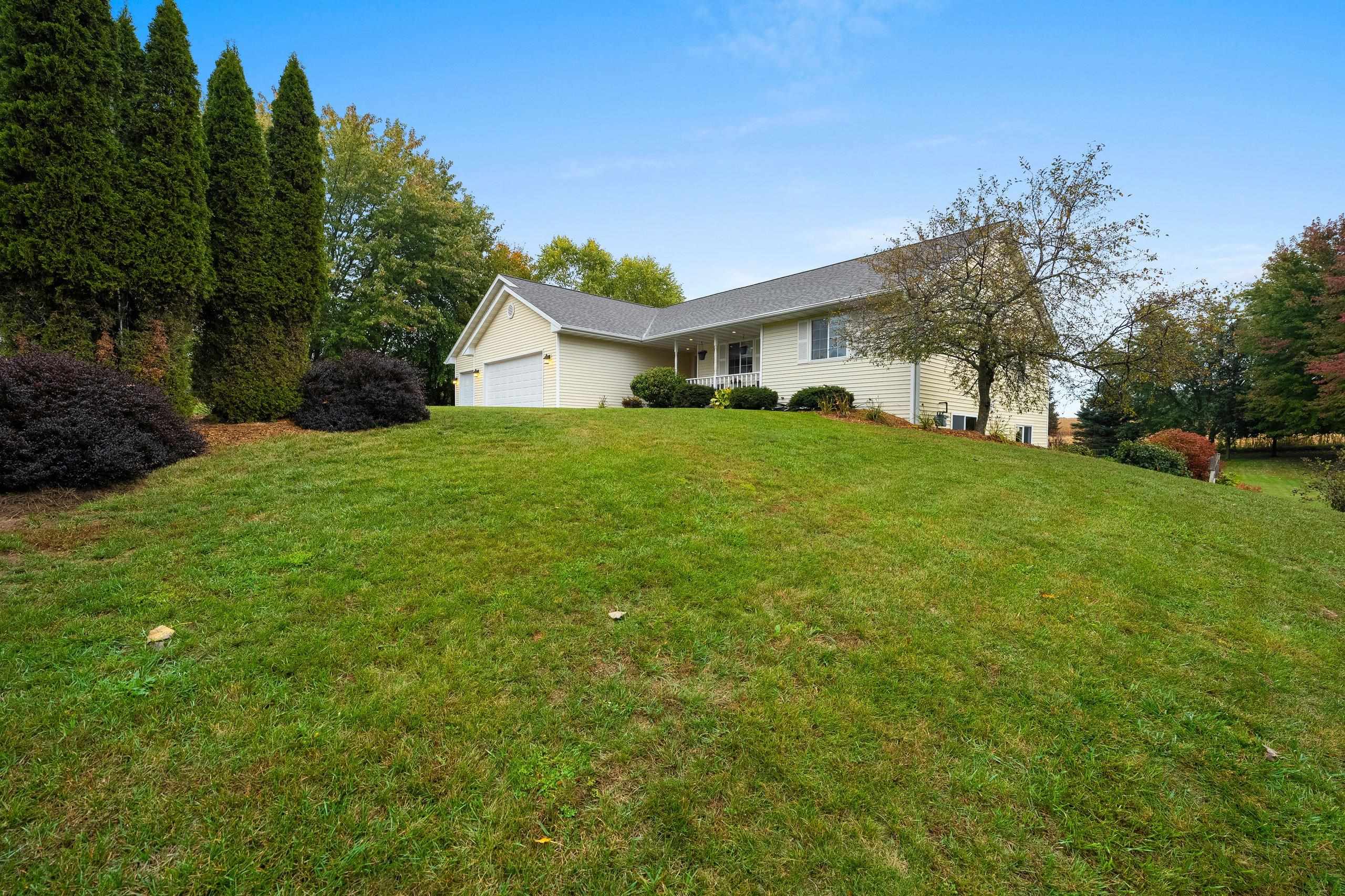 SOBIESKI, Wisconsin, 54171, United States, 5 Bedrooms Bedrooms, ,3 BathroomsBathrooms,Residential,For Sale,1965395