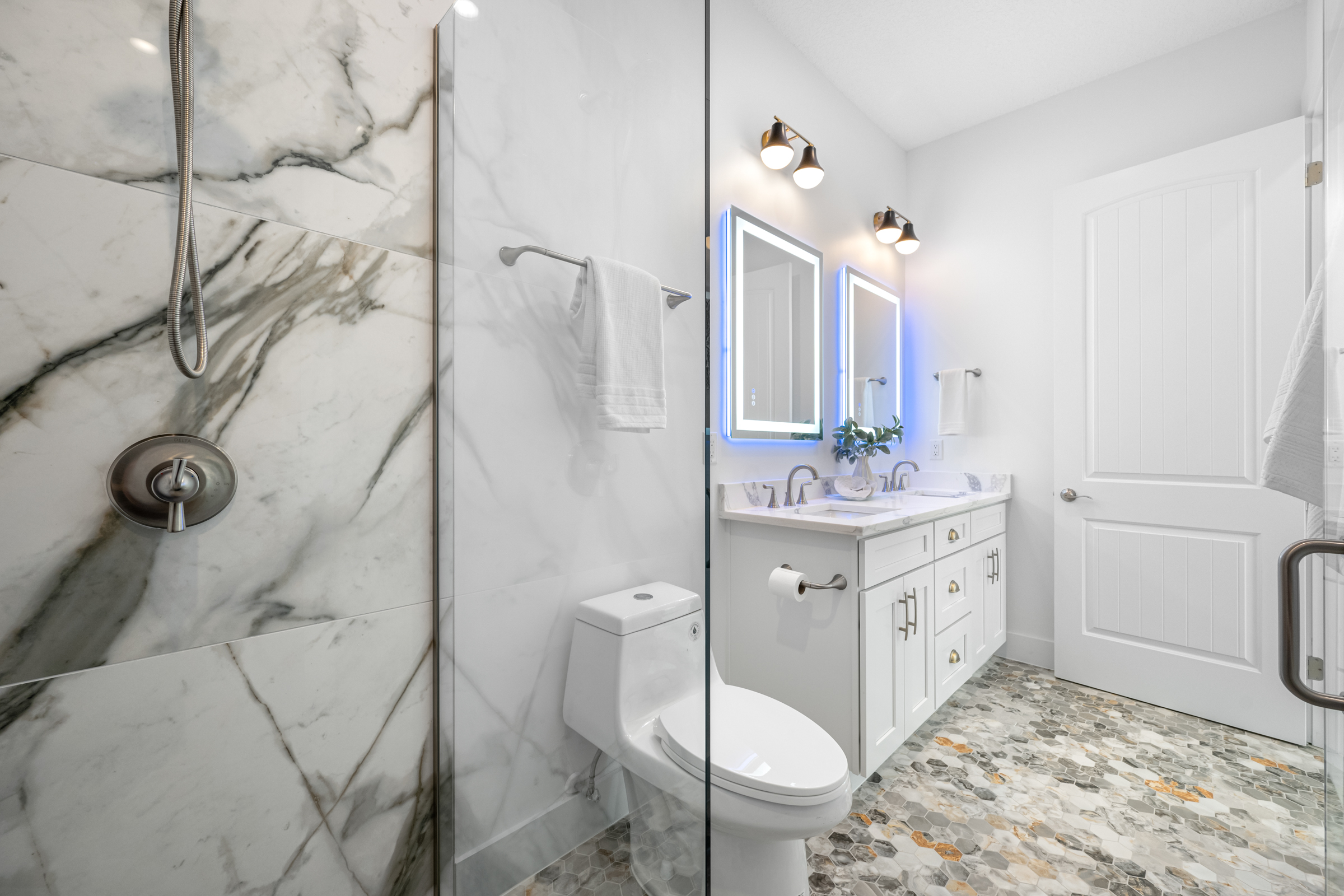 Madeira Beach, Florida, 33708, United States, 6 Bedrooms Bedrooms, ,6 BathroomsBathrooms,Residential,For Sale,1988521