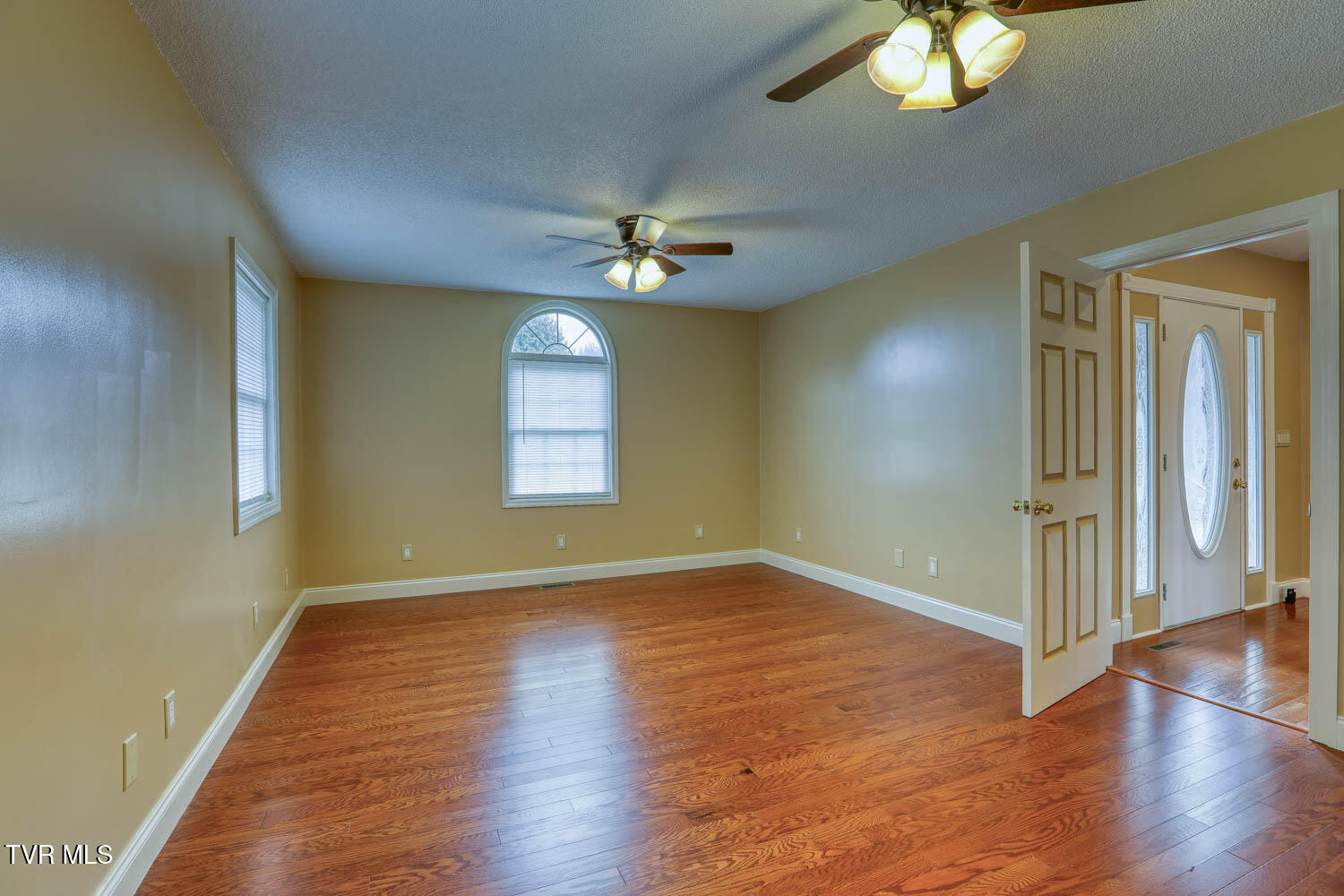 Rogersville, Tennessee, 37857, United States, 4 Bedrooms Bedrooms, ,4 BathroomsBathrooms,Residential,For Sale,1977931