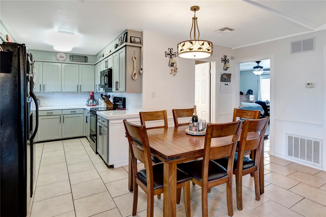 Rockport, Texas, 78382, United States, 3 Bedrooms Bedrooms, ,3 BathroomsBathrooms,Residential,For Sale,1746553