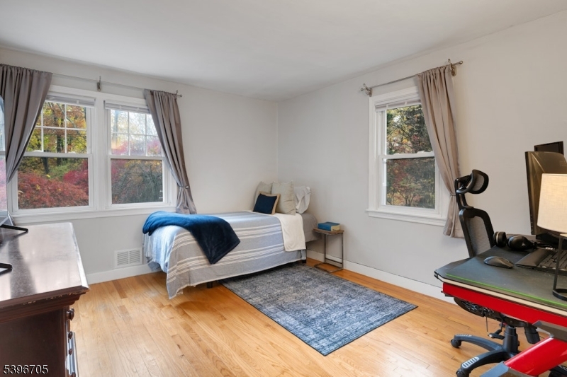 Mountain Lakes Boro, New Jersey, 07046, United States, 3 Bedrooms Bedrooms, ,2 BathroomsBathrooms,Residential,For Sale,1991088