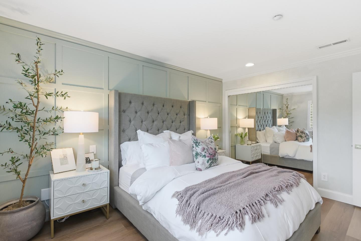 Menlo Park, California, 94025, United States, 1 Bedroom Bedrooms, ,1 BathroomBathrooms,Residential,For Sale,1992903