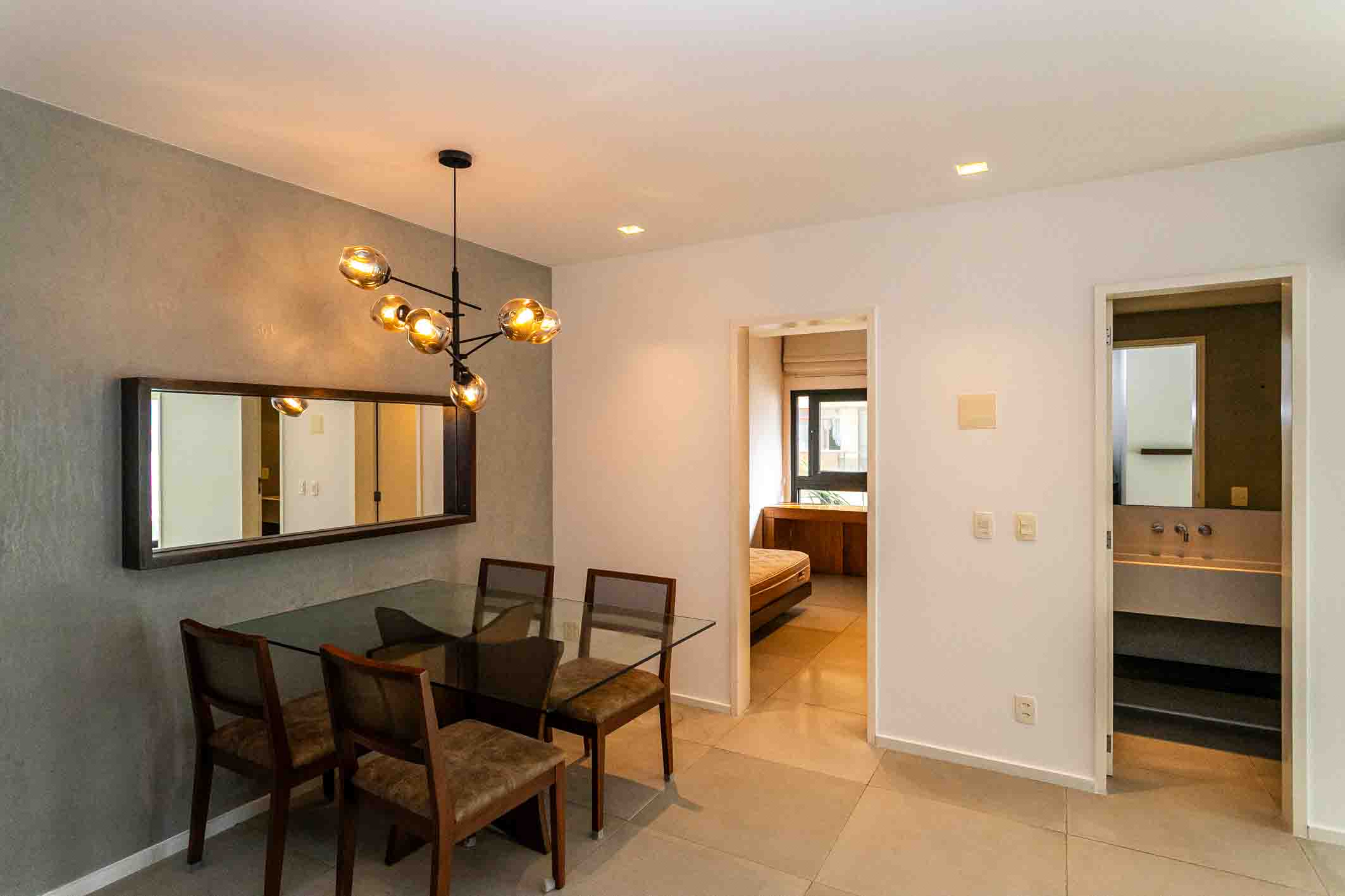  1,076 sq. ft apartment with panoramic Lagoa views and signed design - 物件實景