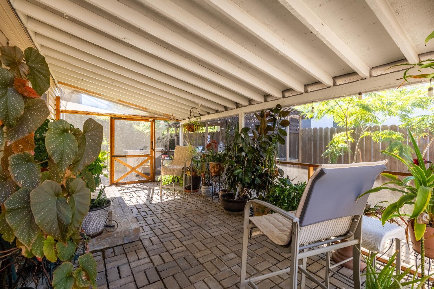 Citrus Heights, California, 95621, United States, 3 Bedrooms Bedrooms, ,2 BathroomsBathrooms,Residential,For Sale,2015324