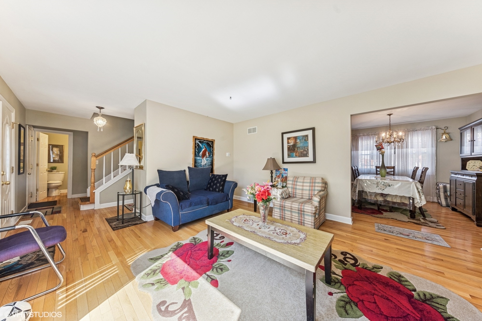 Glen Ellyn, Illinois, 60137, United States, 4 Bedrooms Bedrooms, ,3 BathroomsBathrooms,Residential,For Sale,1827602