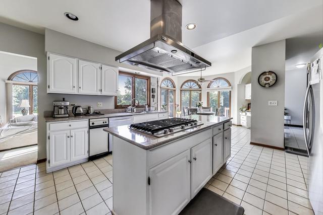 Barrington, Illinois, 60010, United States, 5 Bedrooms Bedrooms, ,6 BathroomsBathrooms,Residential,For Sale,2048661