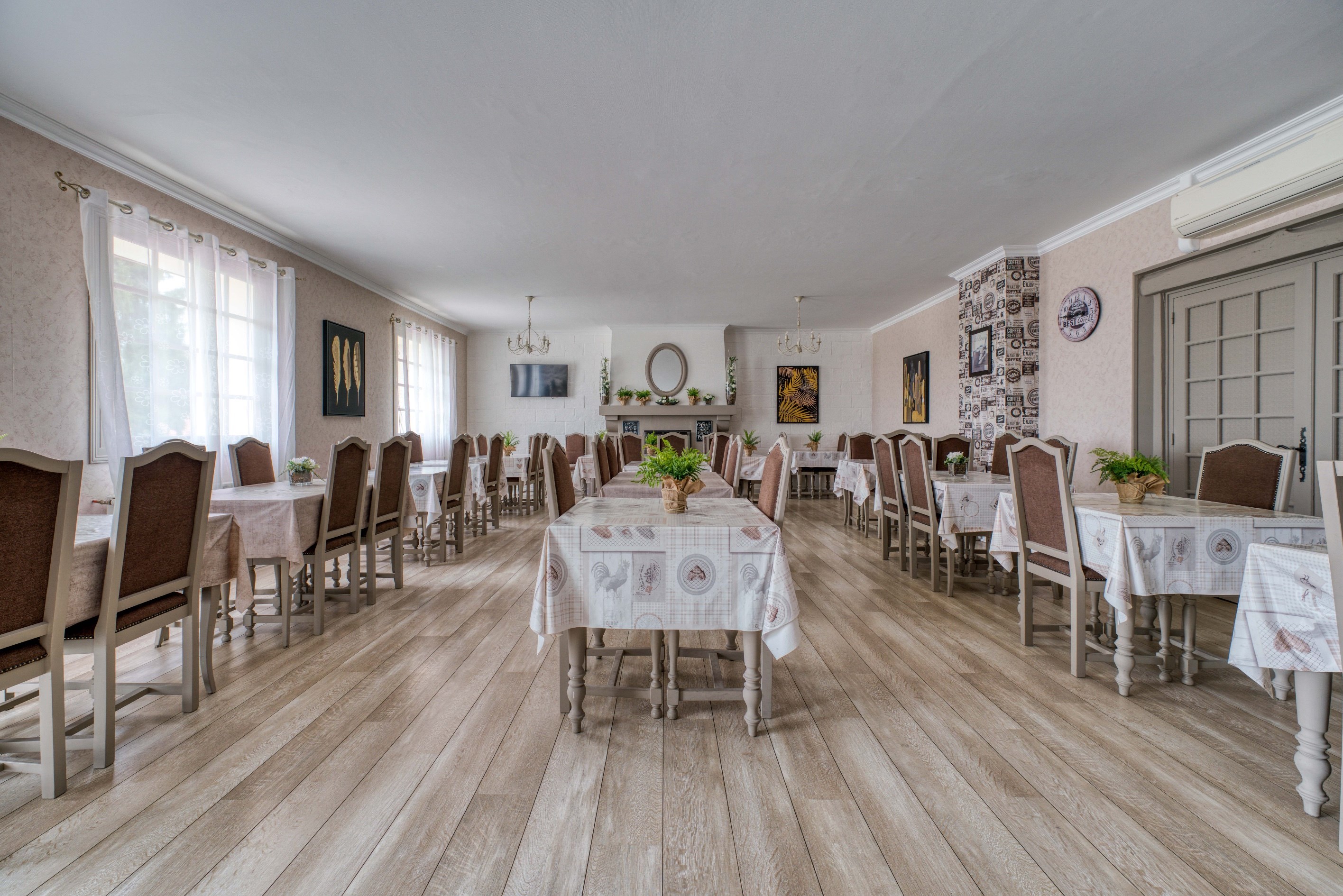  EXCEPTIONAL ESTATE FOR HOSPITALITY AND EVENTS WITH PRIVATE MANOR HOUSE NEAR ANG… - 物件實景