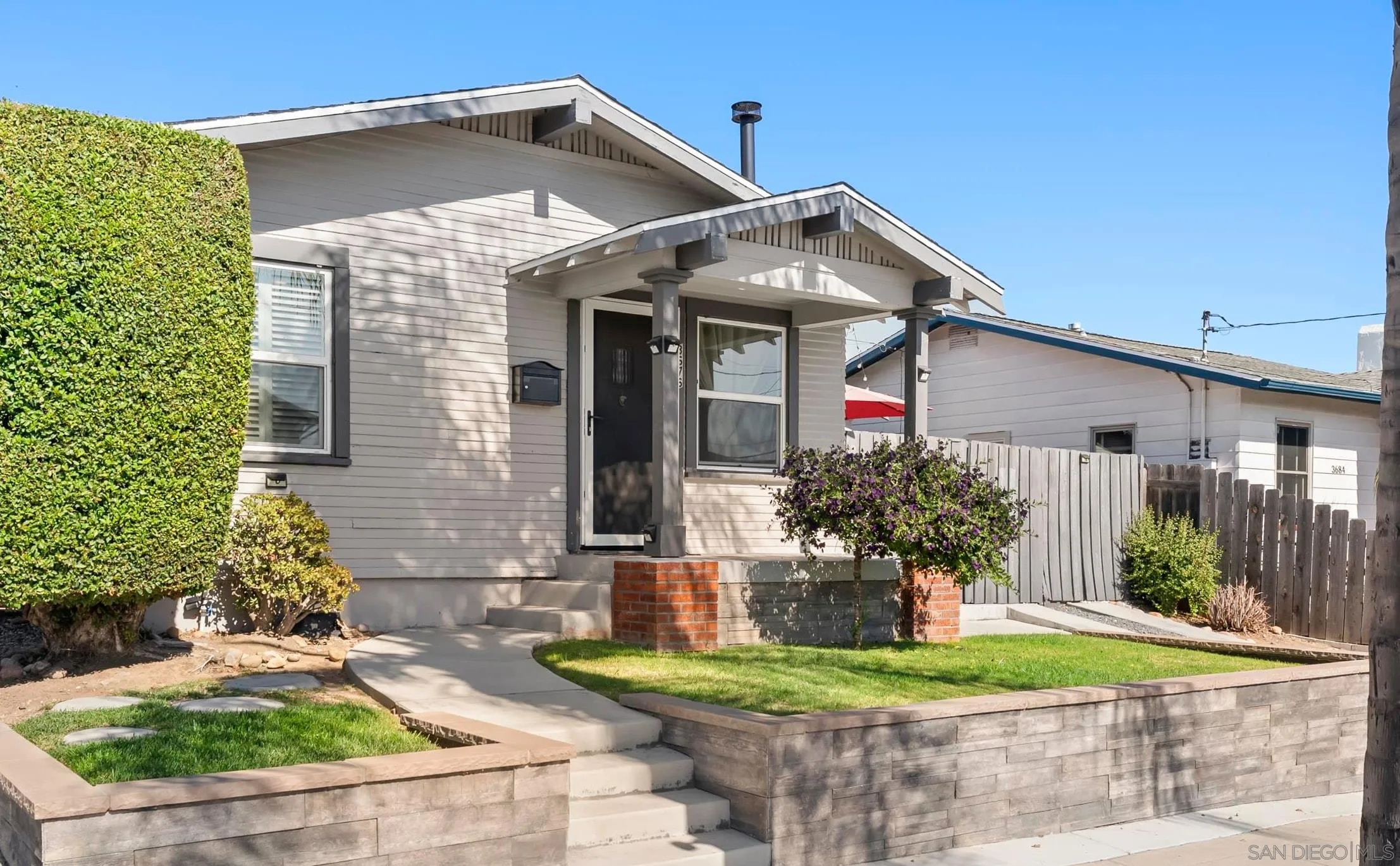 San Diego, California, 92104, United States, 2 Bedrooms Bedrooms, ,1 BathroomBathrooms,Residential,For Sale,1999830