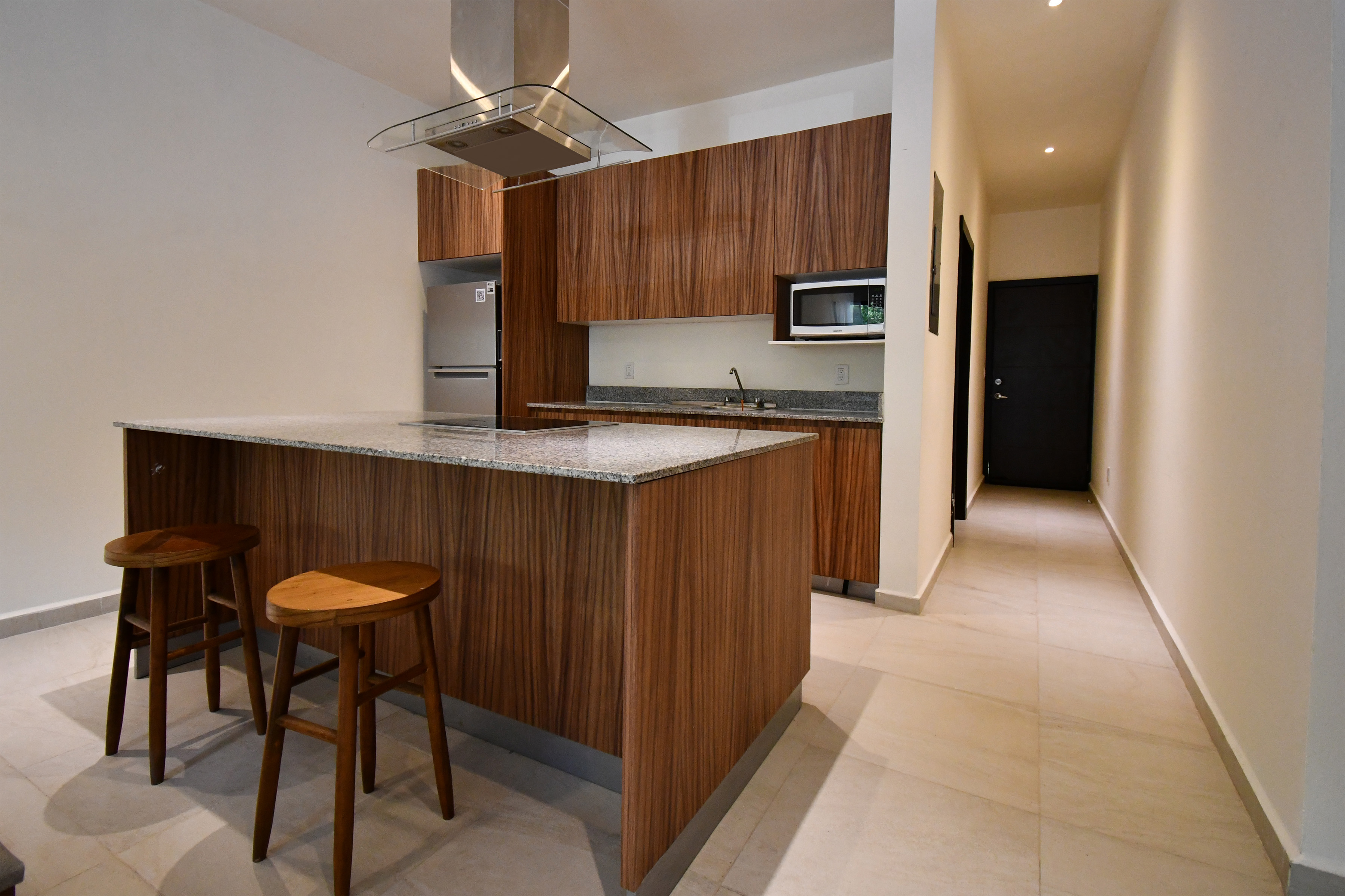  Comfort and Convenience in an Expansive Three-Bedroom Residence - 物件實景