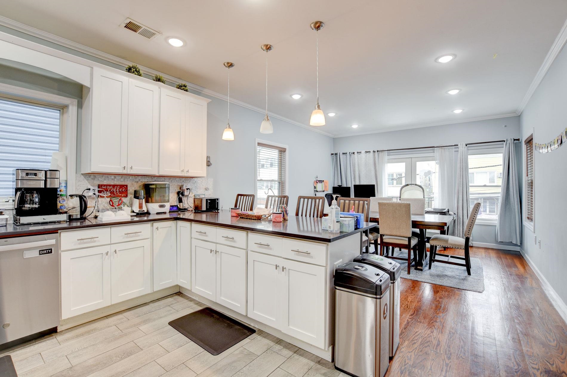 Bayonne, New Jersey, 07002, United States, 7 Bedrooms Bedrooms, ,5 BathroomsBathrooms,Residential,For Sale,1907714
