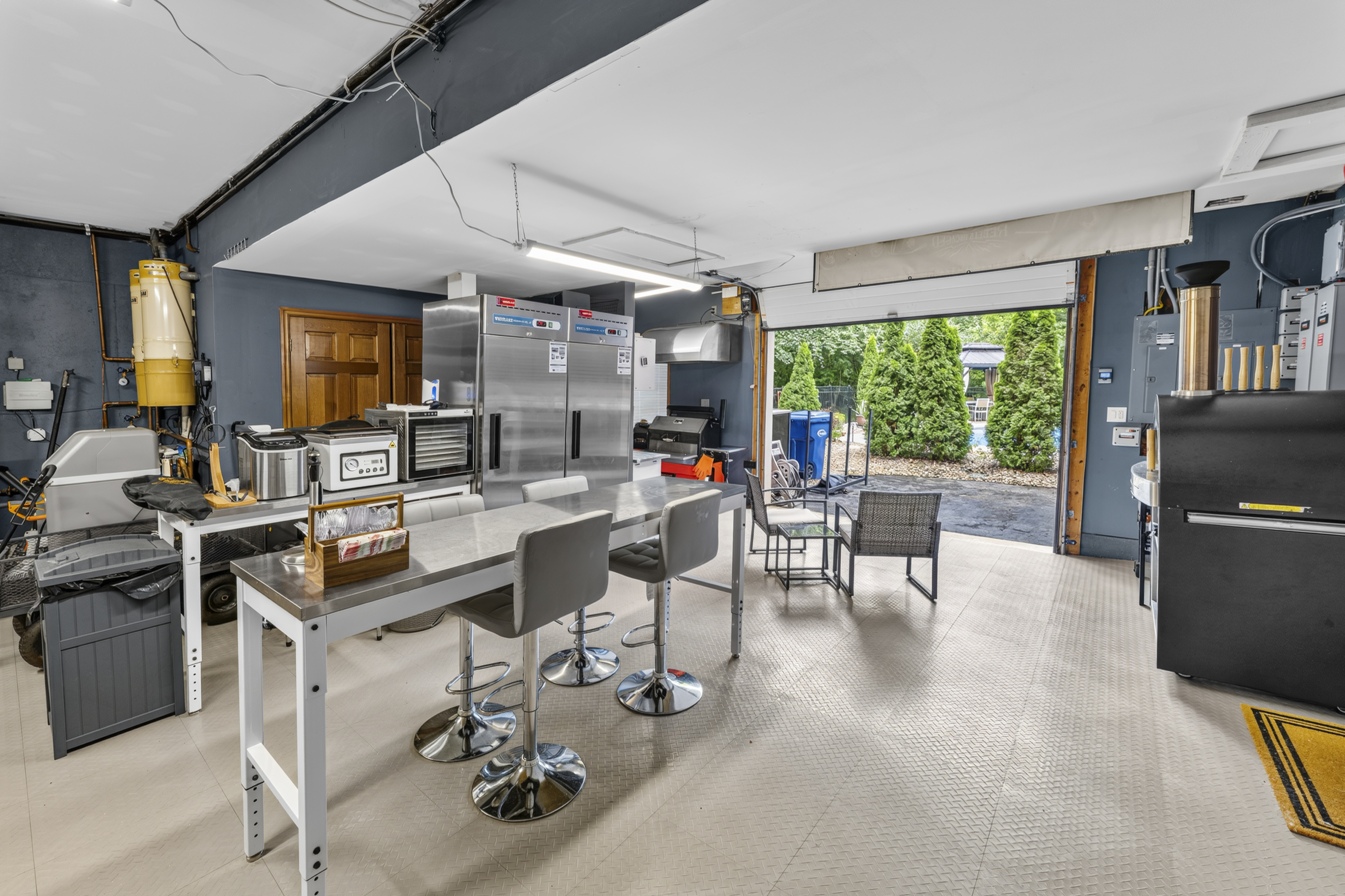  Exquisitely Renovated Home in the heart of Town & Country - 物件實景