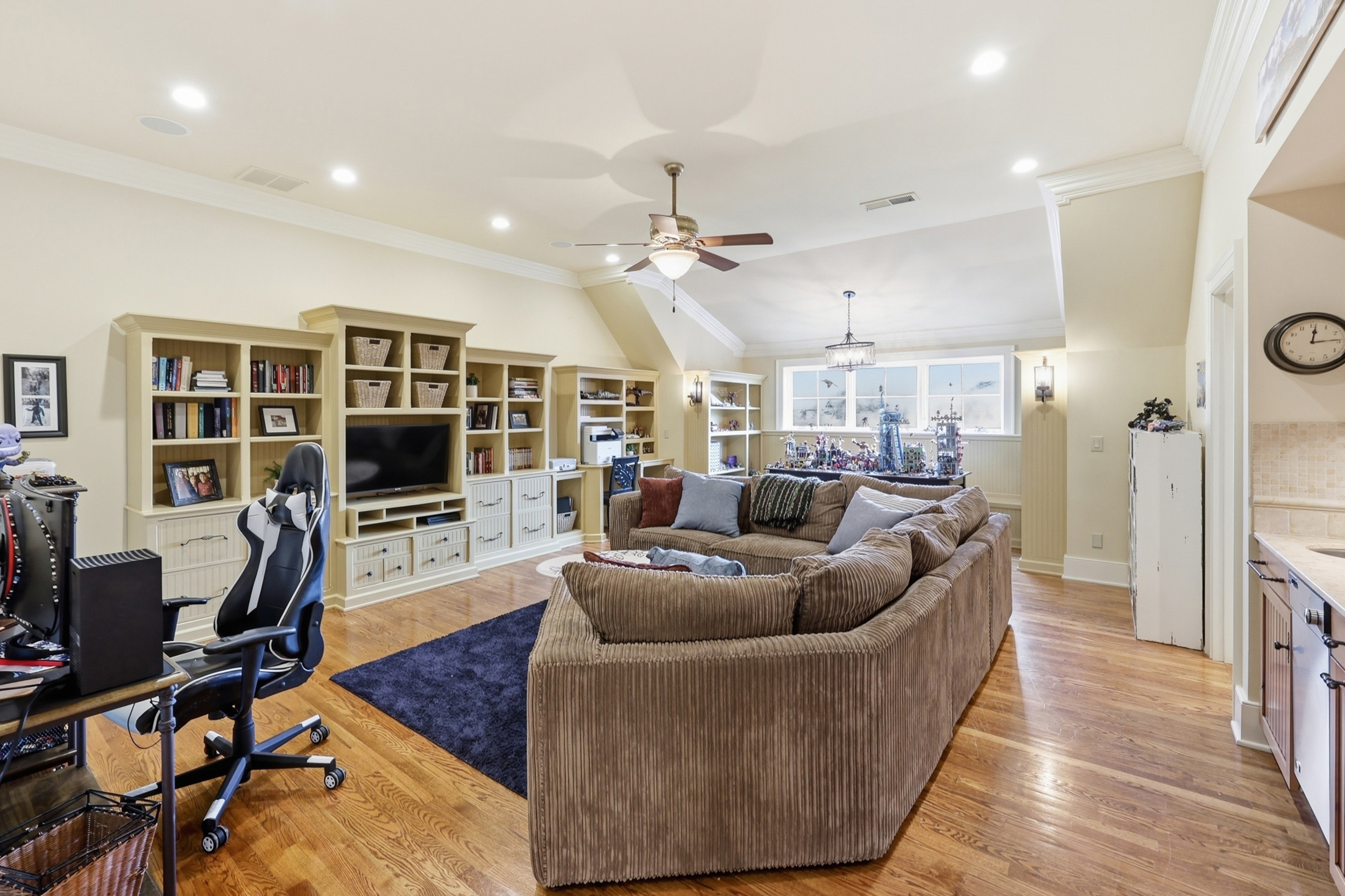  4848 Chelmsbury Lane - 物件實景