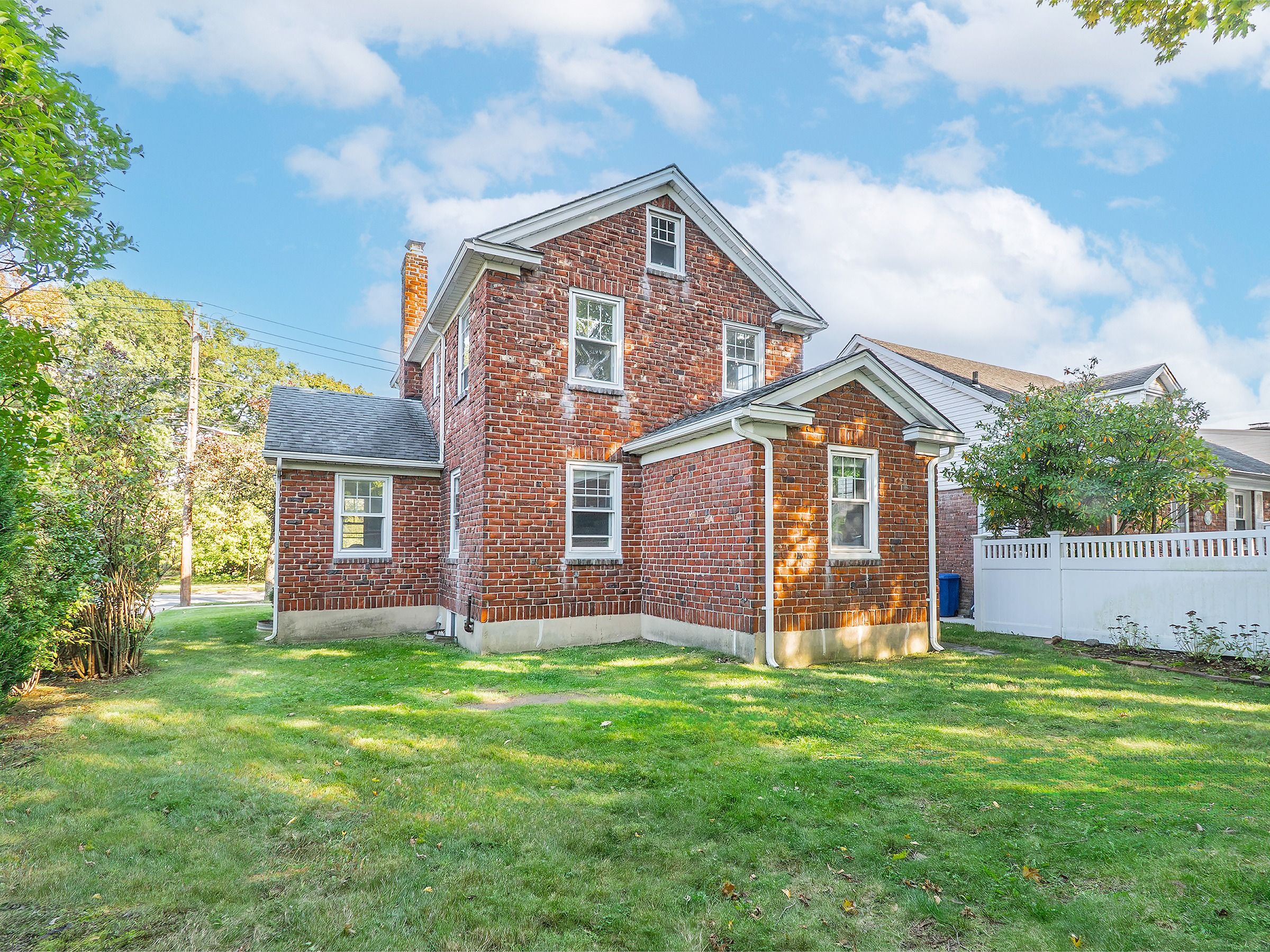  74 Irma Avenue, Port Washington, NY, 11050 - 物件實景
