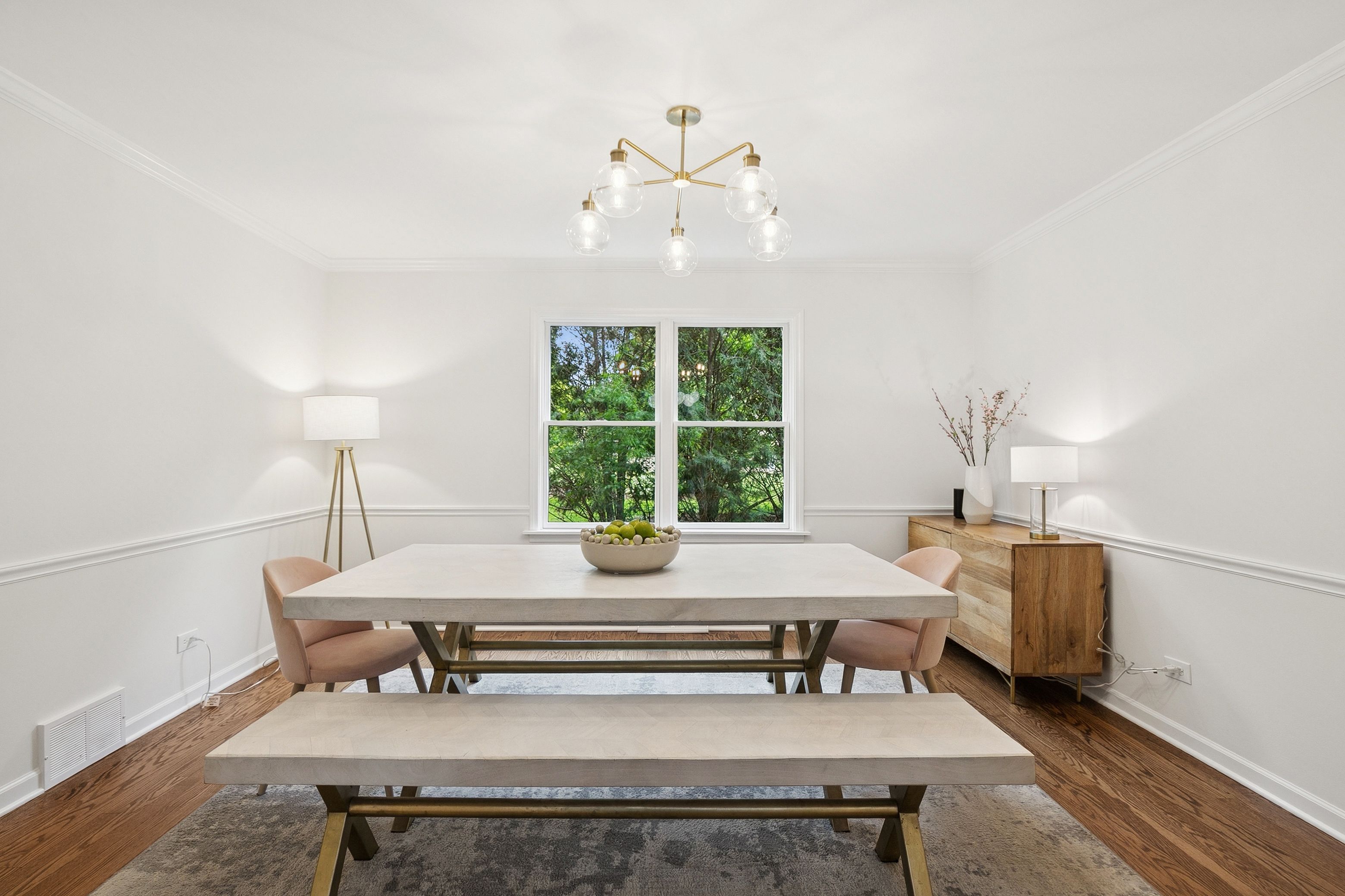  Timeless Charm with Extensive Modern Upgrades and an Unbeatable Lifestyle - 物件實景