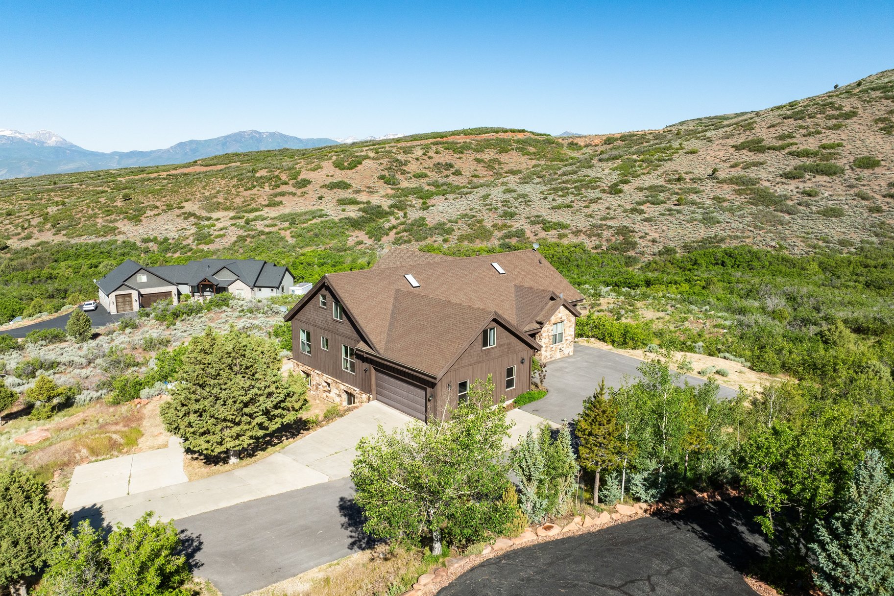  The Ultimate Multi-Generational Mountain Retreat Backing to 500 Acres of Open Sp - 物件實景