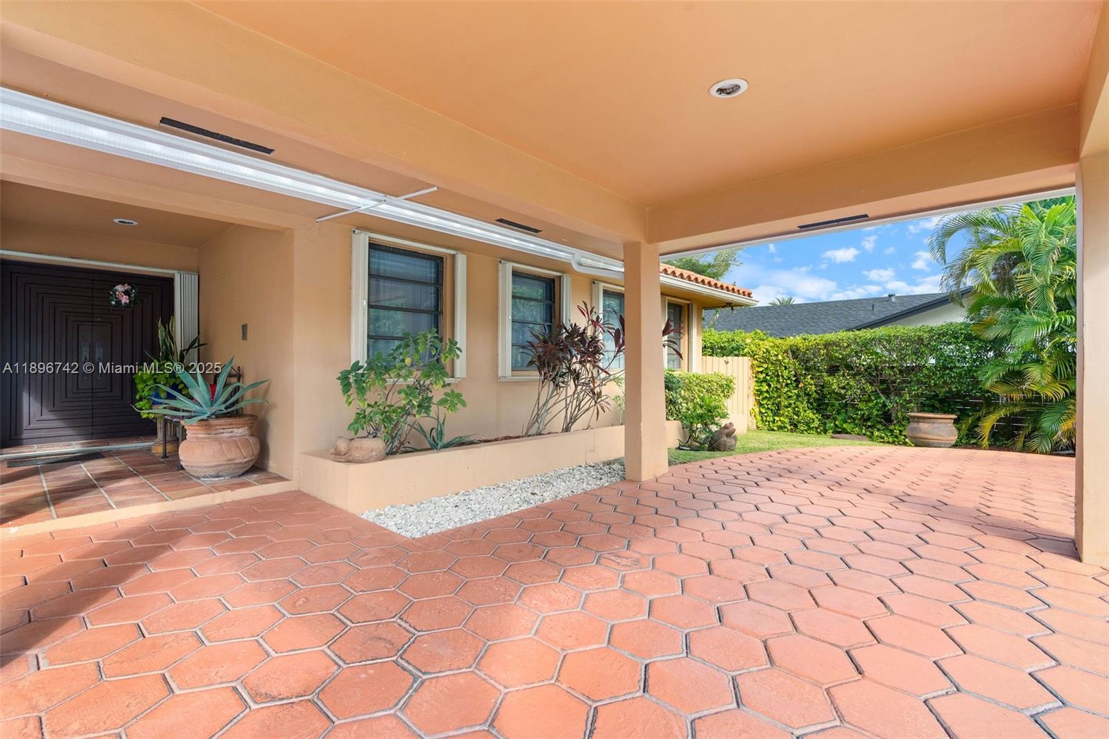 Miami, Florida, 33173, United States, 3 Bedrooms Bedrooms, ,3 BathroomsBathrooms,Residential,For Sale,1966935