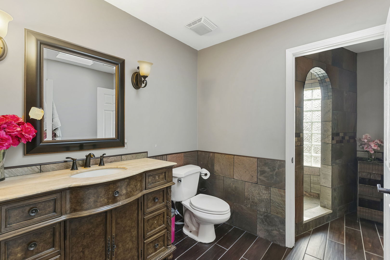 St. Charles, Illinois, 60175, United States, 6 Bedrooms Bedrooms, ,8 BathroomsBathrooms,Residential,For Sale,1940364