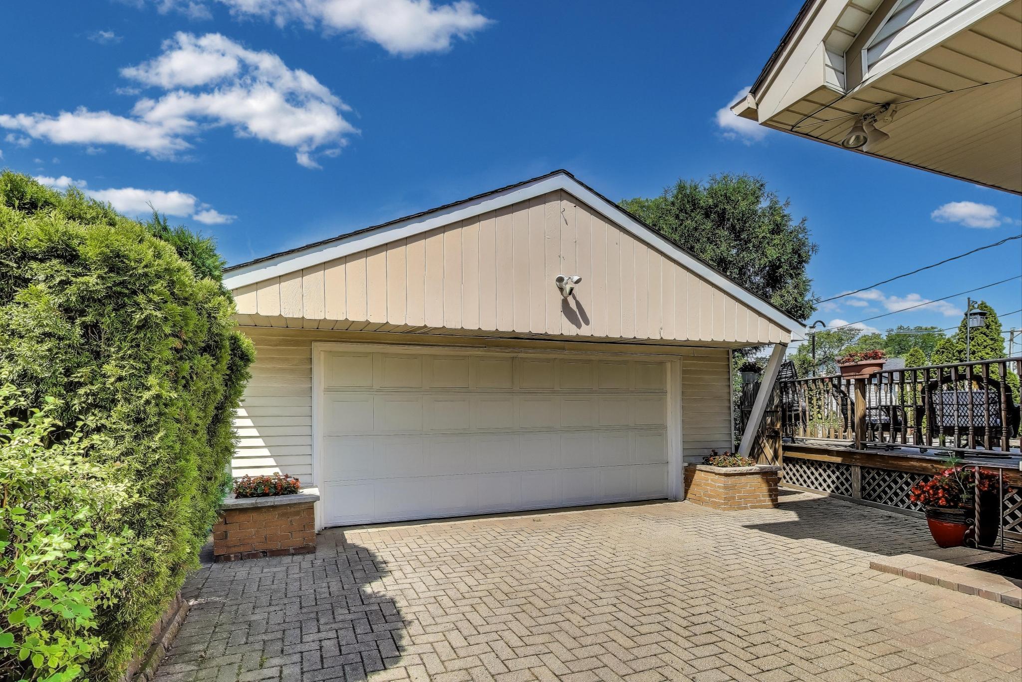 Harwood Heights, Illinois, 60706, United States, 2 Bedrooms Bedrooms, ,Residential,For Sale,1928738