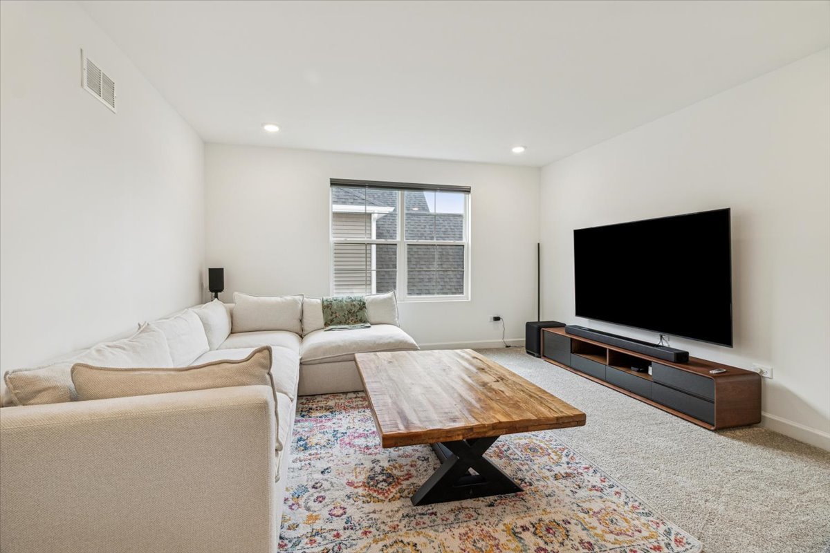 Plainfield, Illinois, 60544, United States, 3 Bedrooms Bedrooms, ,3 BathroomsBathrooms,Residential,For Sale,1967052