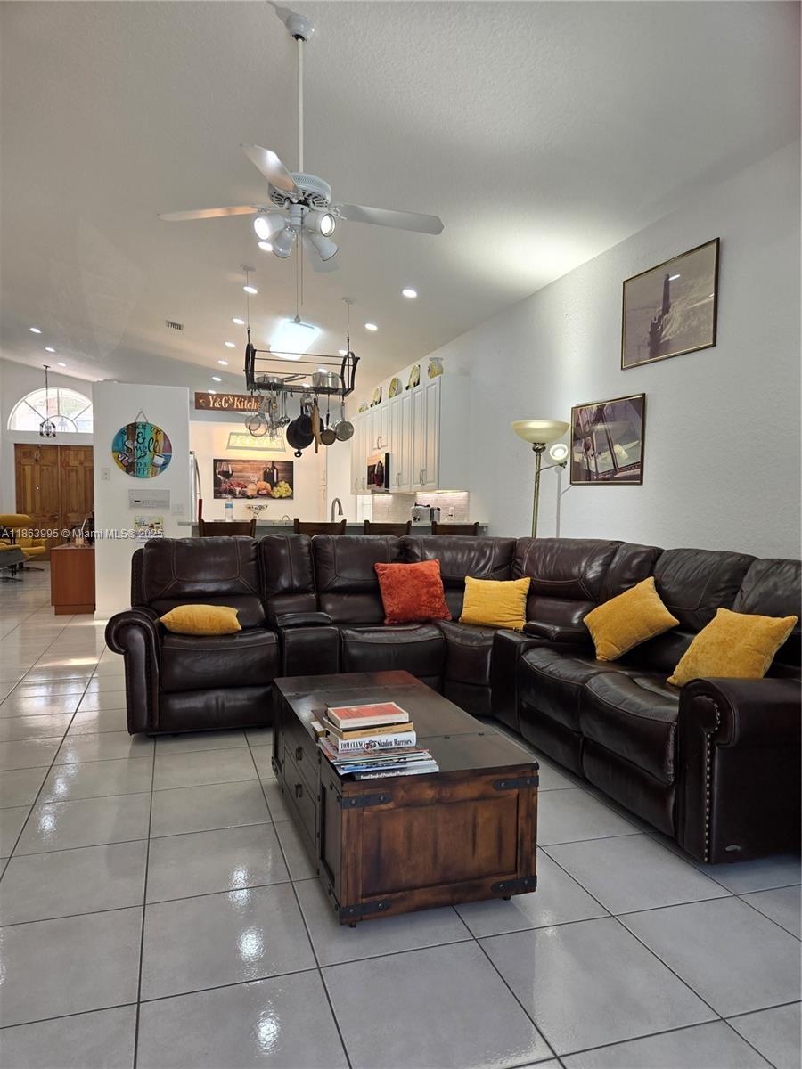 Pembroke Pines, Florida, 33027, United States, 3 Bedrooms Bedrooms, ,2 BathroomsBathrooms,Residential,For Sale,1924651