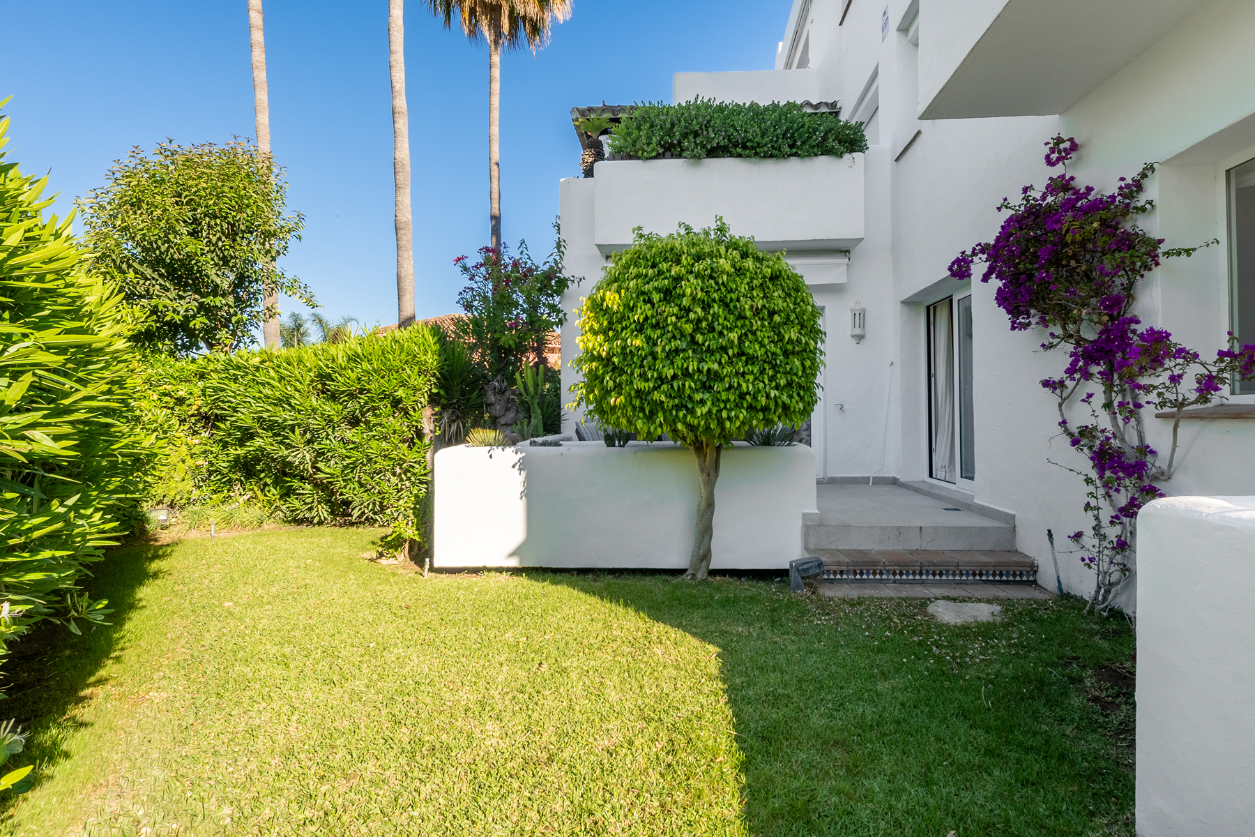  Renovated garden apartment in Alhambra del Mar, Marbella