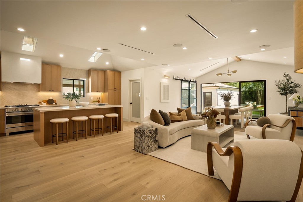 Valley Village, California, 91607, United States, 3 Bedrooms Bedrooms, ,3 BathroomsBathrooms,Residential,For Sale,2002294