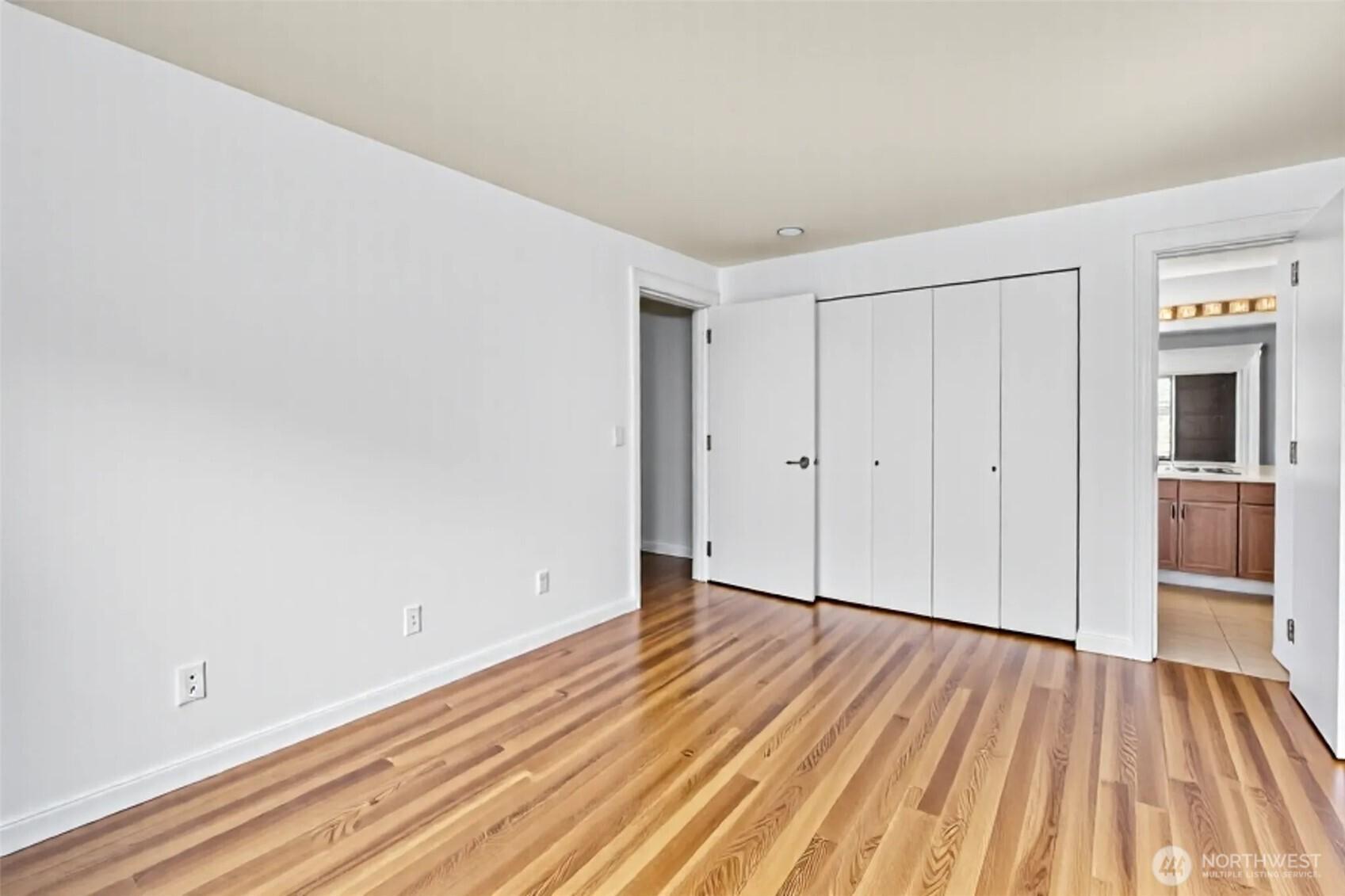 SEATTLE, Washington, 98119, United States, 3 Bedrooms Bedrooms, ,2 BathroomsBathrooms,Residential,For Sale,1762167