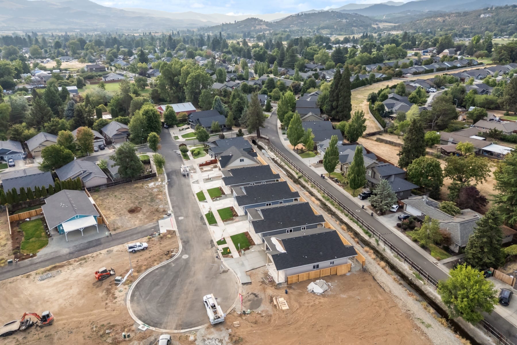 2217 Piazza Drive Medford, OR 97501 - 物件實景