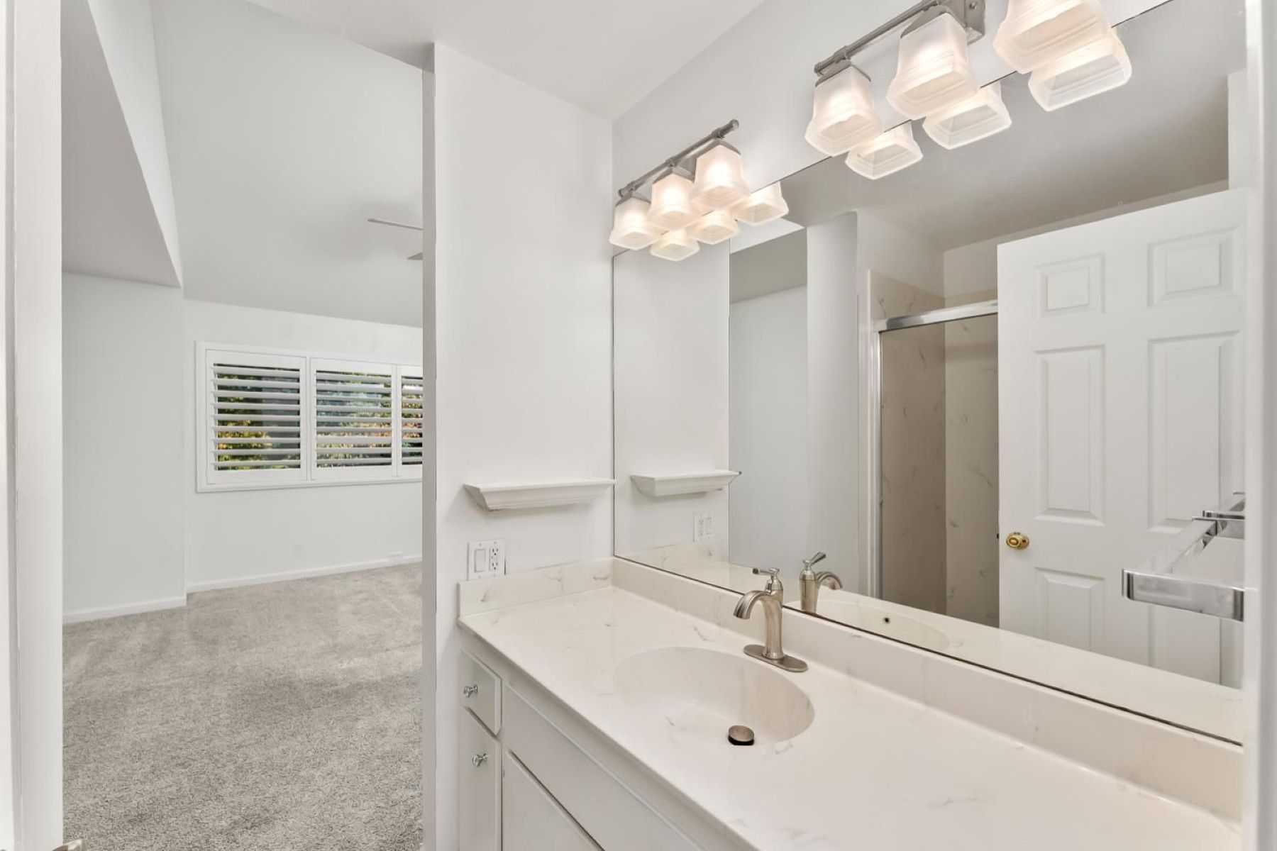  709 Woodside Lane East #2, Sacramento, CA 95825 - 物件實景