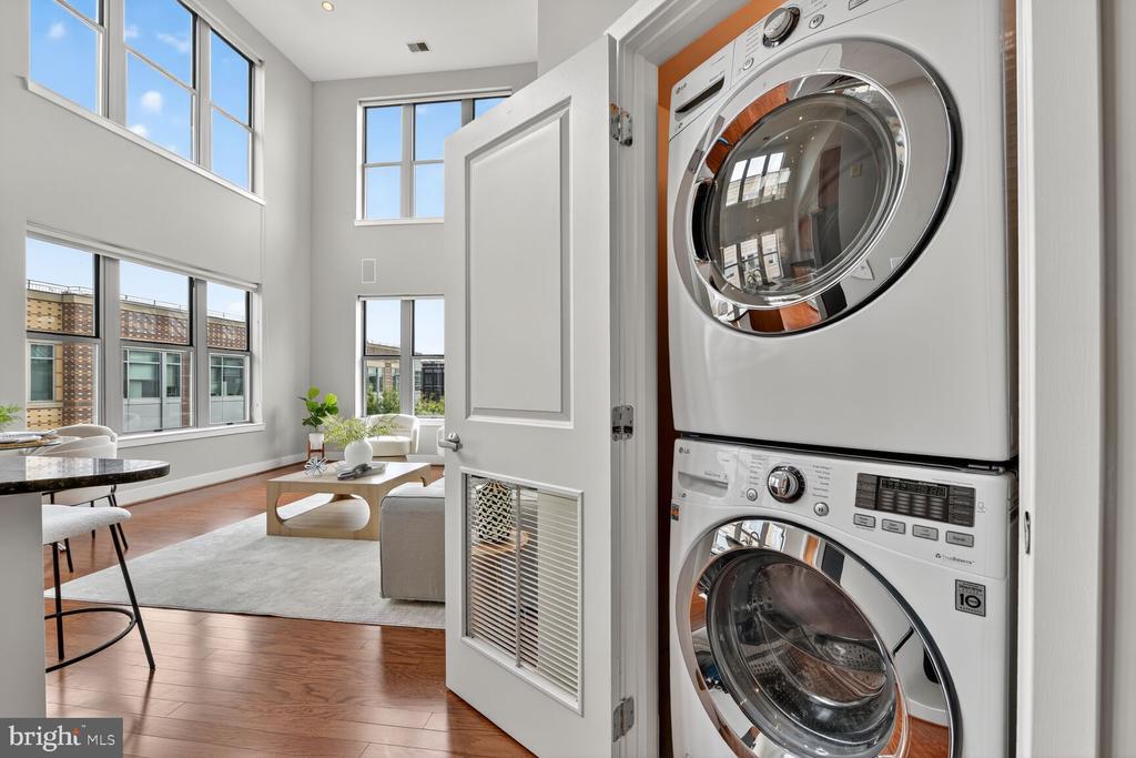 Arlington, Virginia, 22201, United States, 2 Bedrooms Bedrooms, ,2 BathroomsBathrooms,Residential,For Sale,1927773