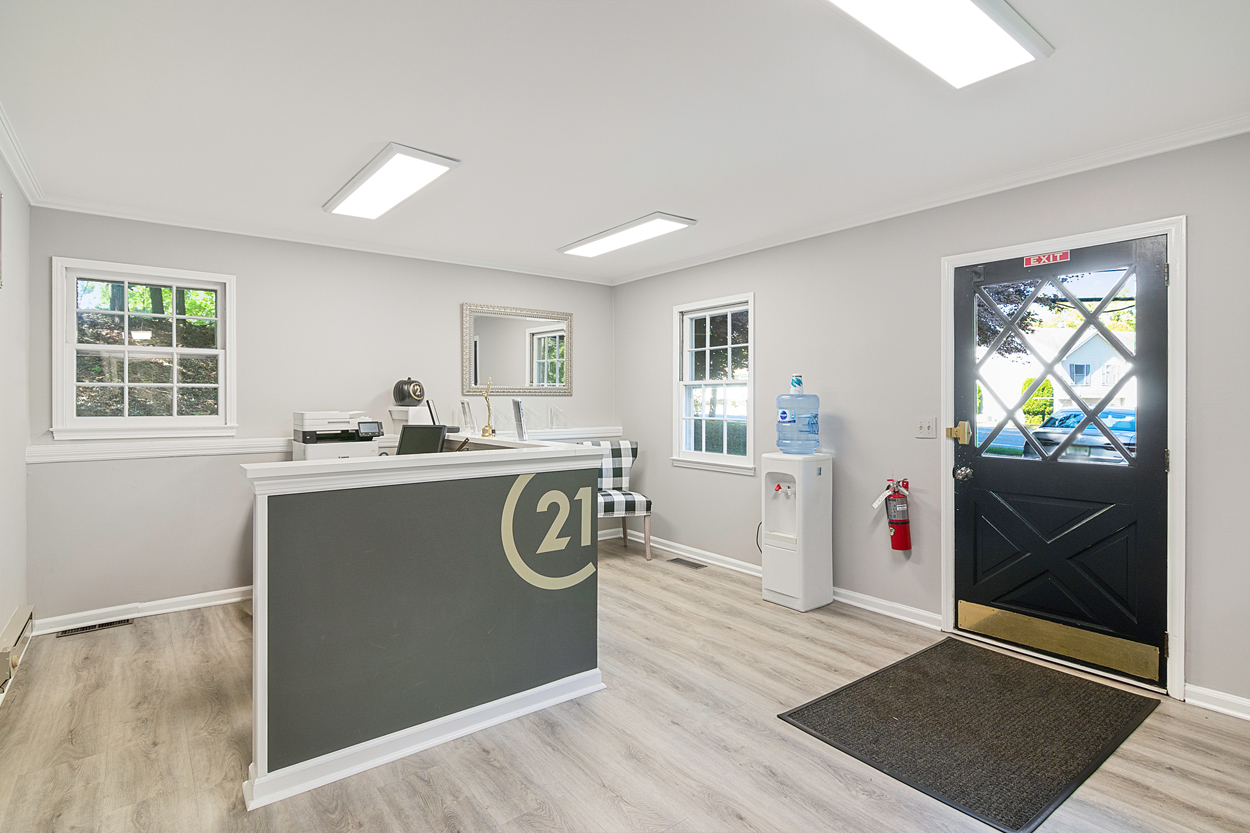 Parsippany, New Jersey, 07054, United States, 5 Bedrooms Bedrooms, ,4 BathroomsBathrooms,Residential,For Sale,1943476