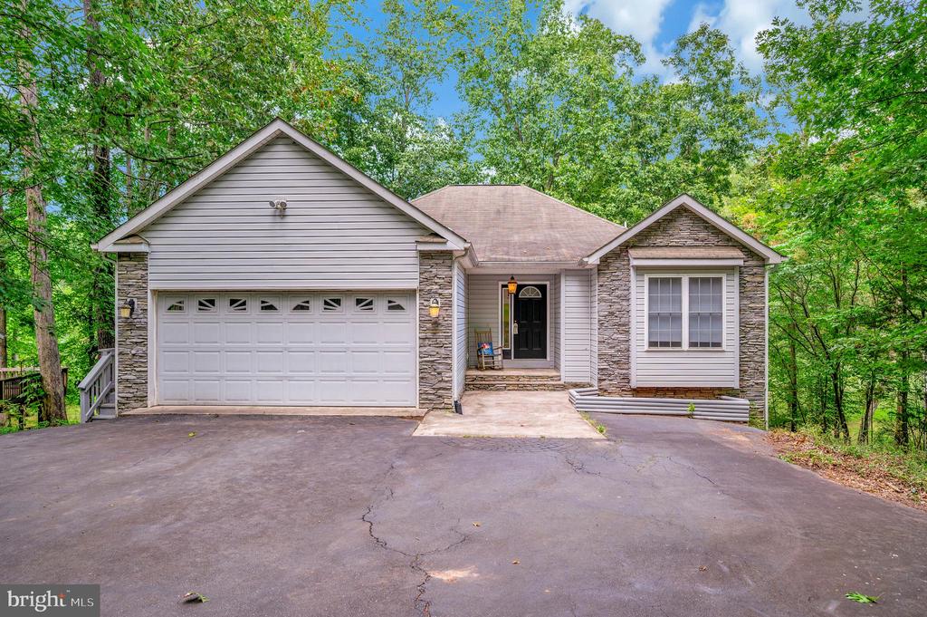 Locust Grove, Virginia, 22508, United States, 4 Bedrooms Bedrooms, ,3 BathroomsBathrooms,Residential,For Sale,1976056